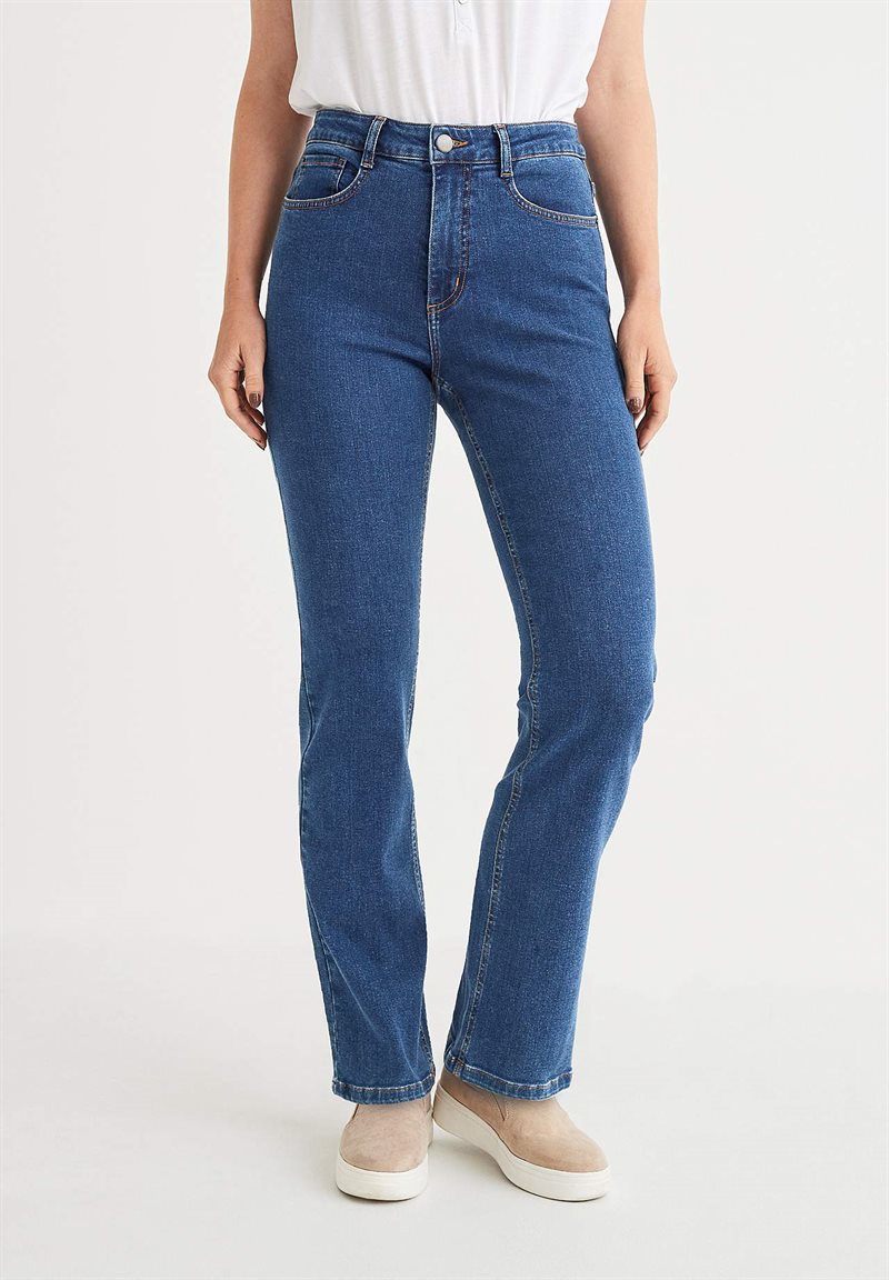 Jeans med let bootcut og høj talje