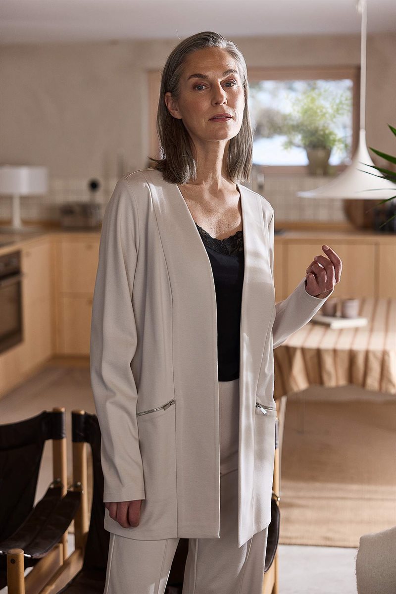 Stilren habitjakke i Punto di Roma jersey Lisa