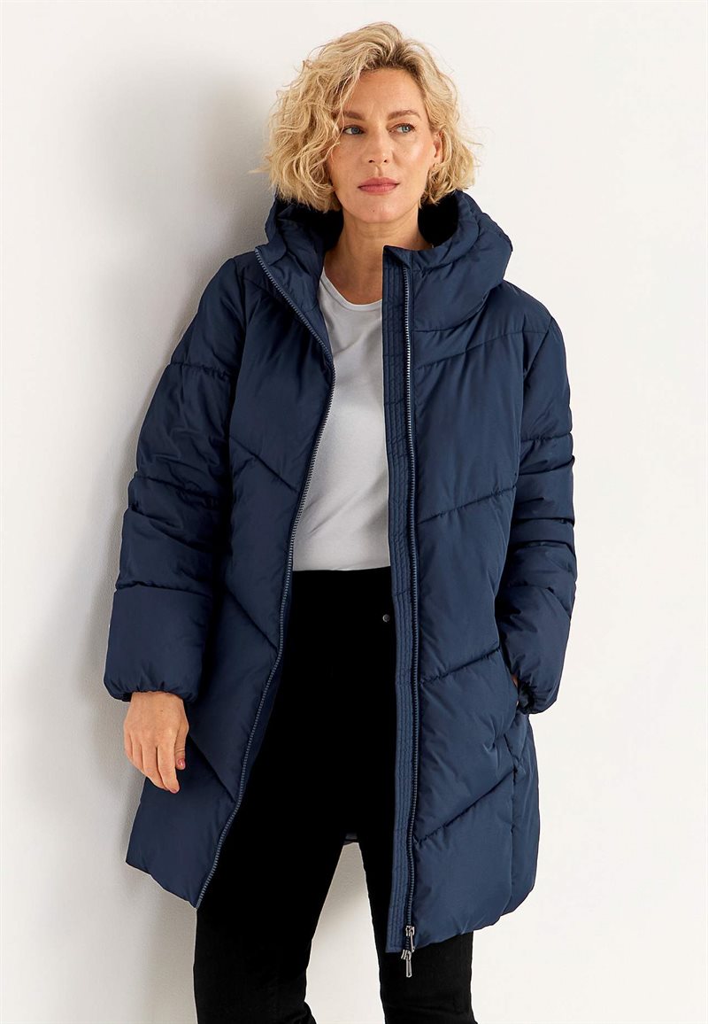 Varm jakke med luftig polstring