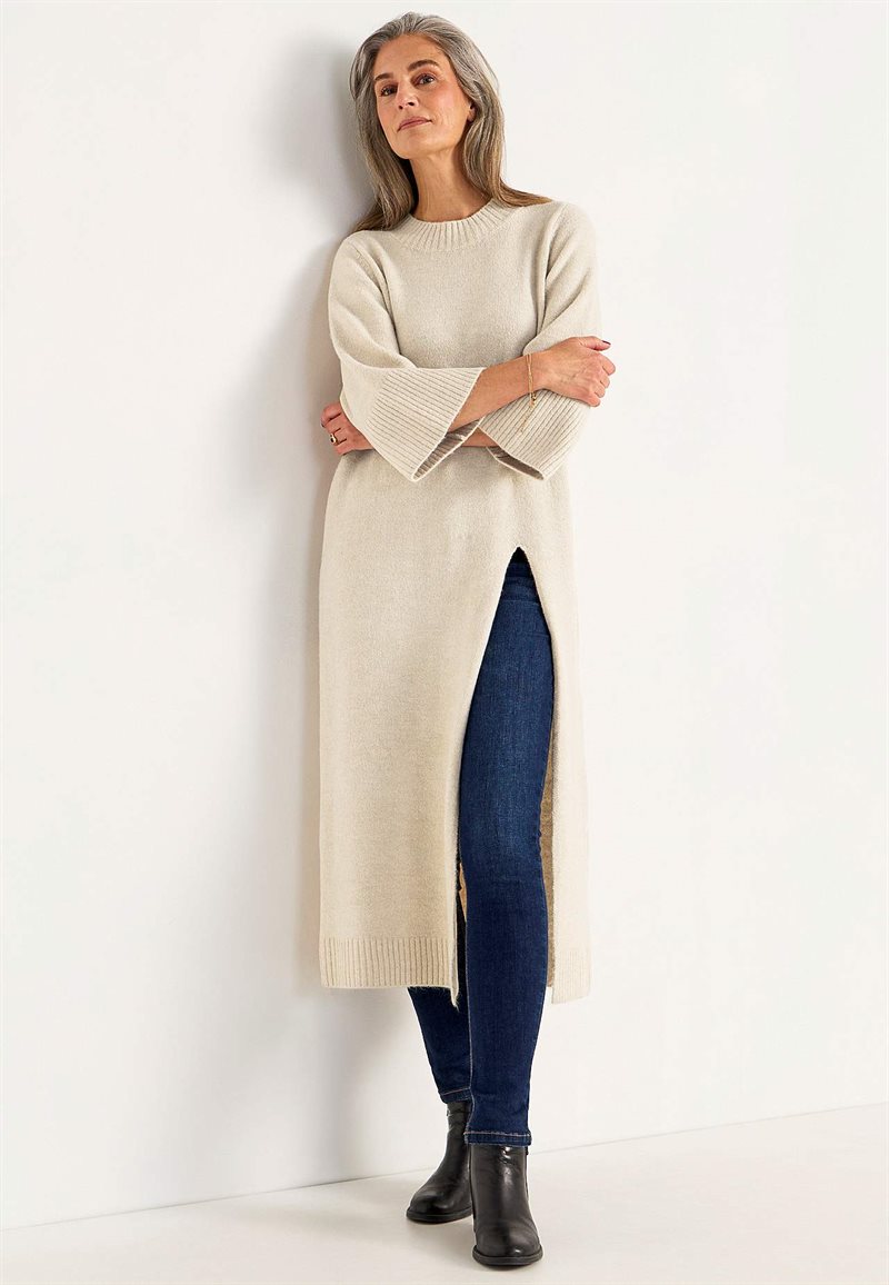 Strikket kjole med høj slids