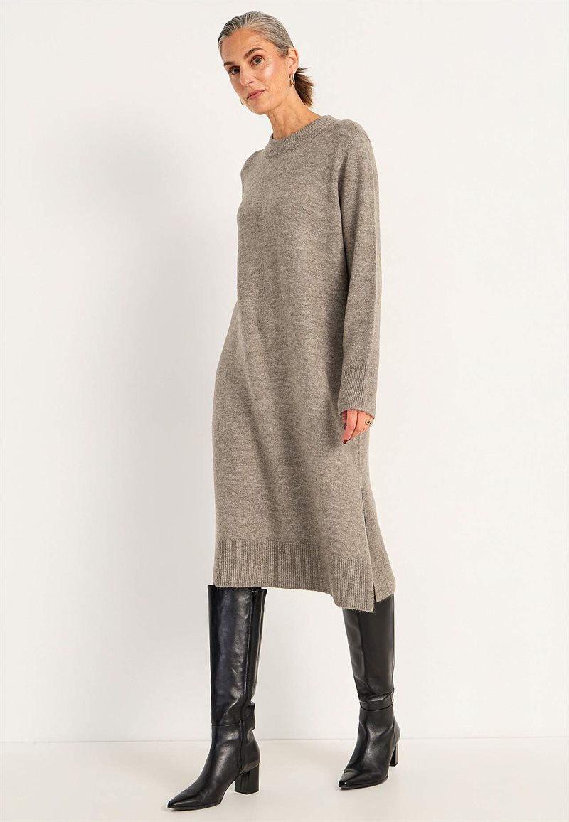 Strikket, blød kjole