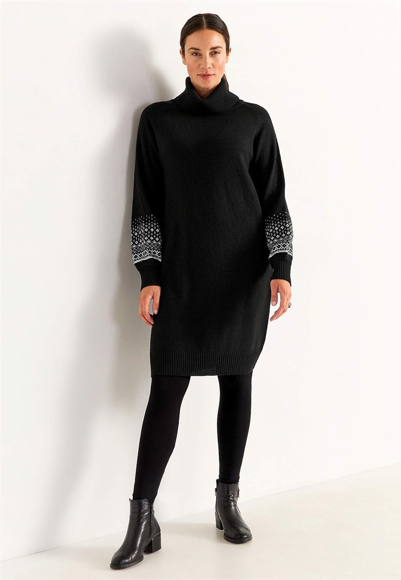 Strikket kjole med jacquardmønstrede ærmer