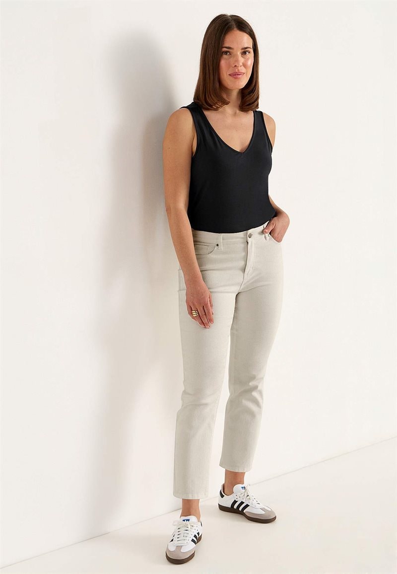 Lidt slankeree ankeljeans