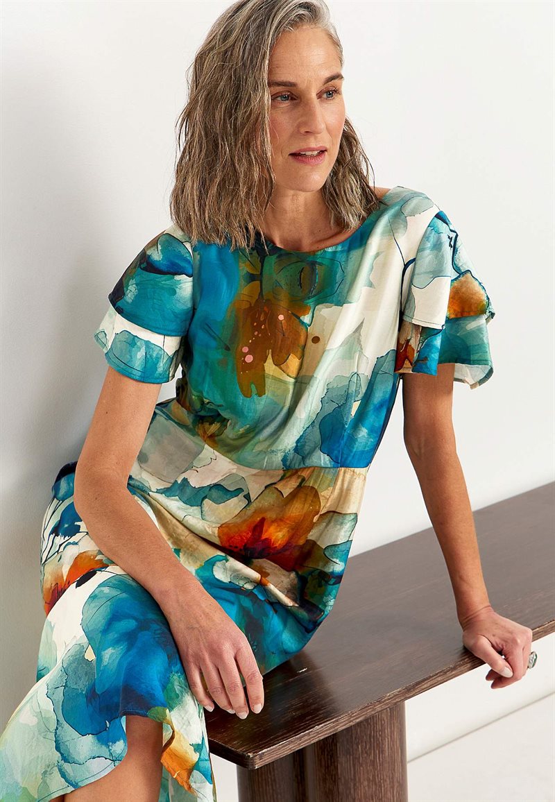 Flæsekjole med sommerfugleærmer