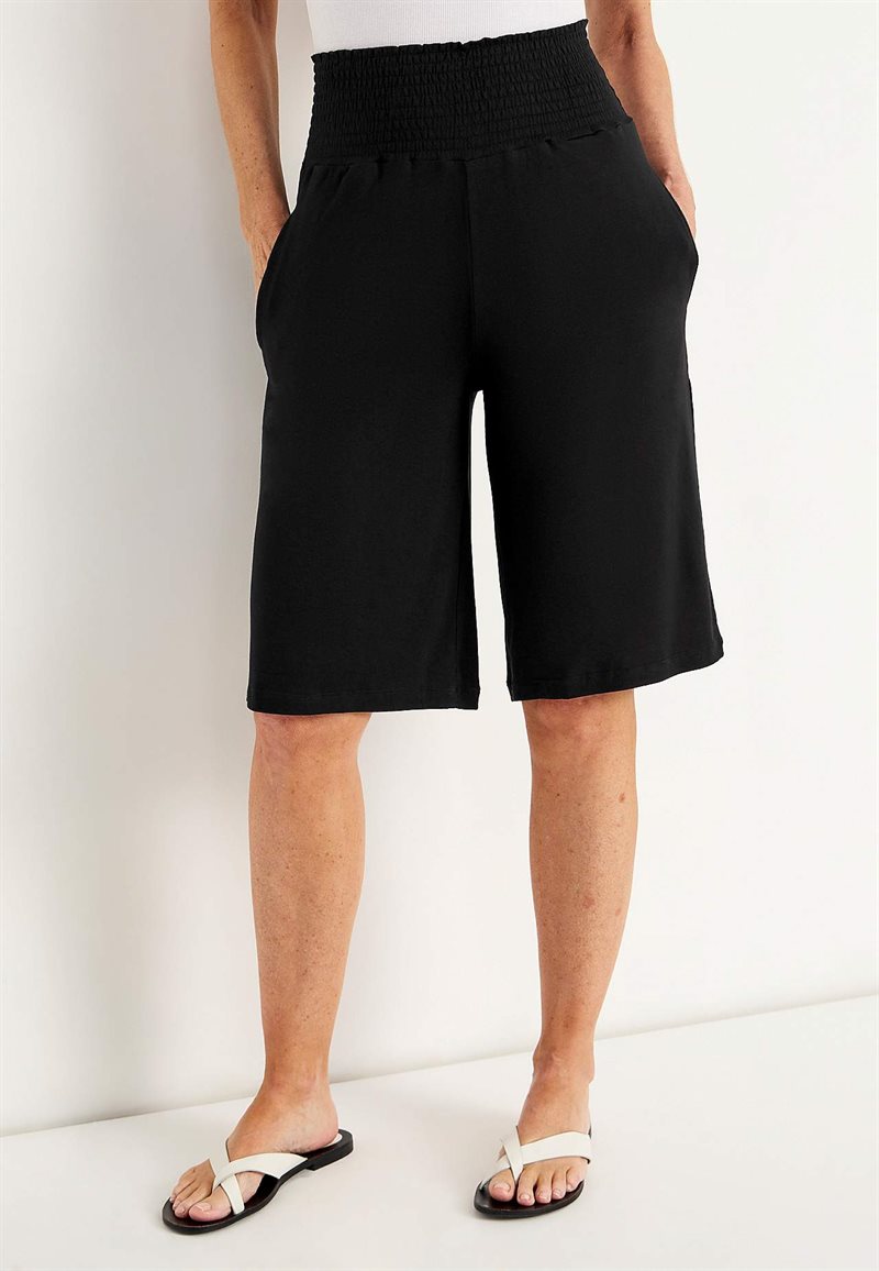 Knælange shorts med lommer