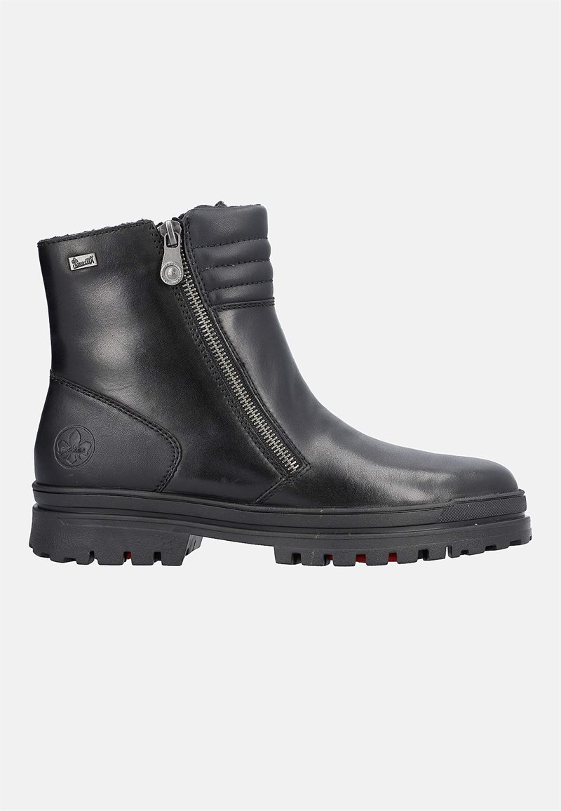 Vinterstøvle med udtrækkelige crampons