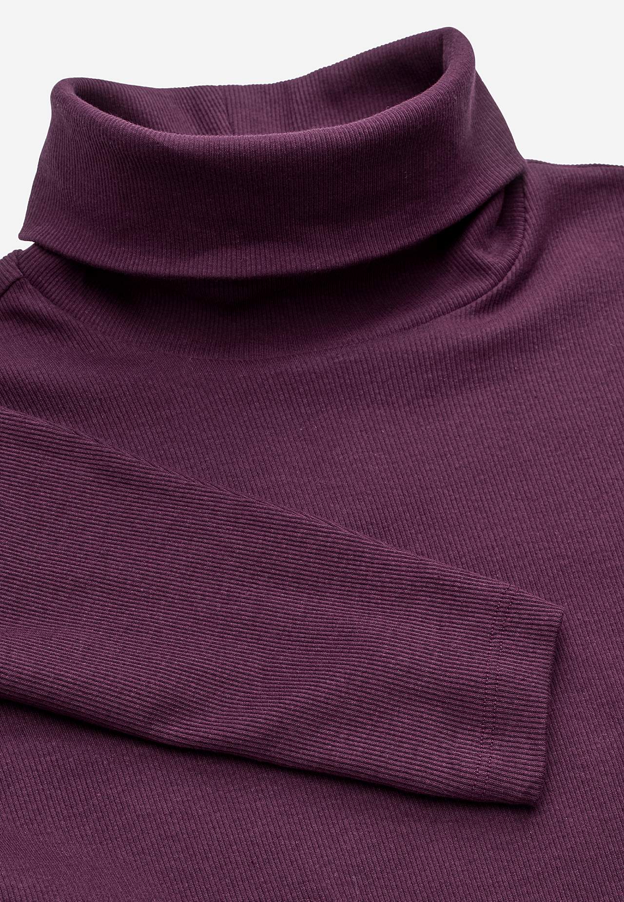 Ribbet turtleneck trøje i økologisk bomuld