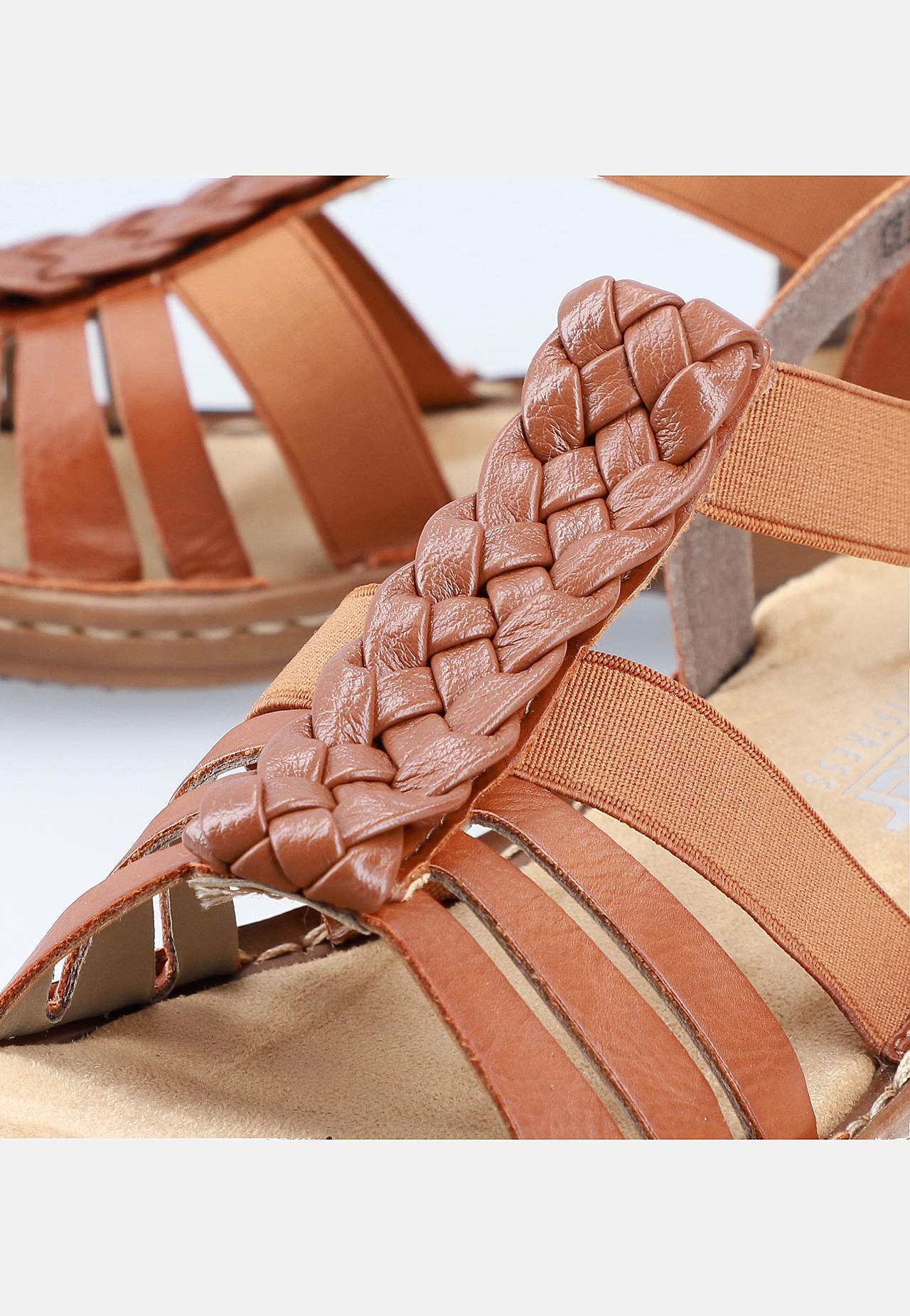 Sandal med flettede detaljer