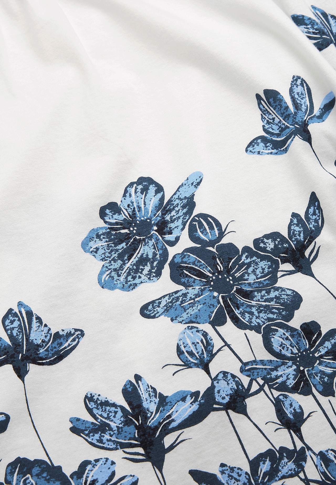 Jerseytop med et blomstermønster Engla