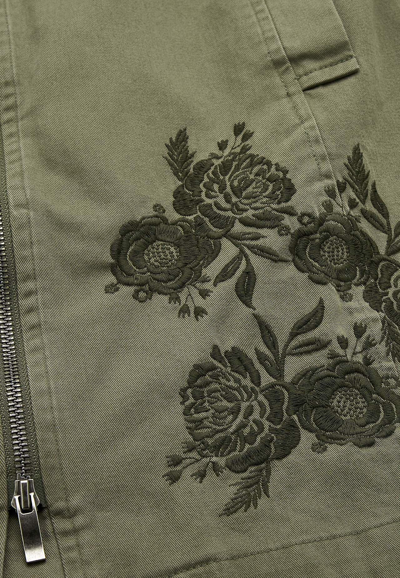Parka med broderi