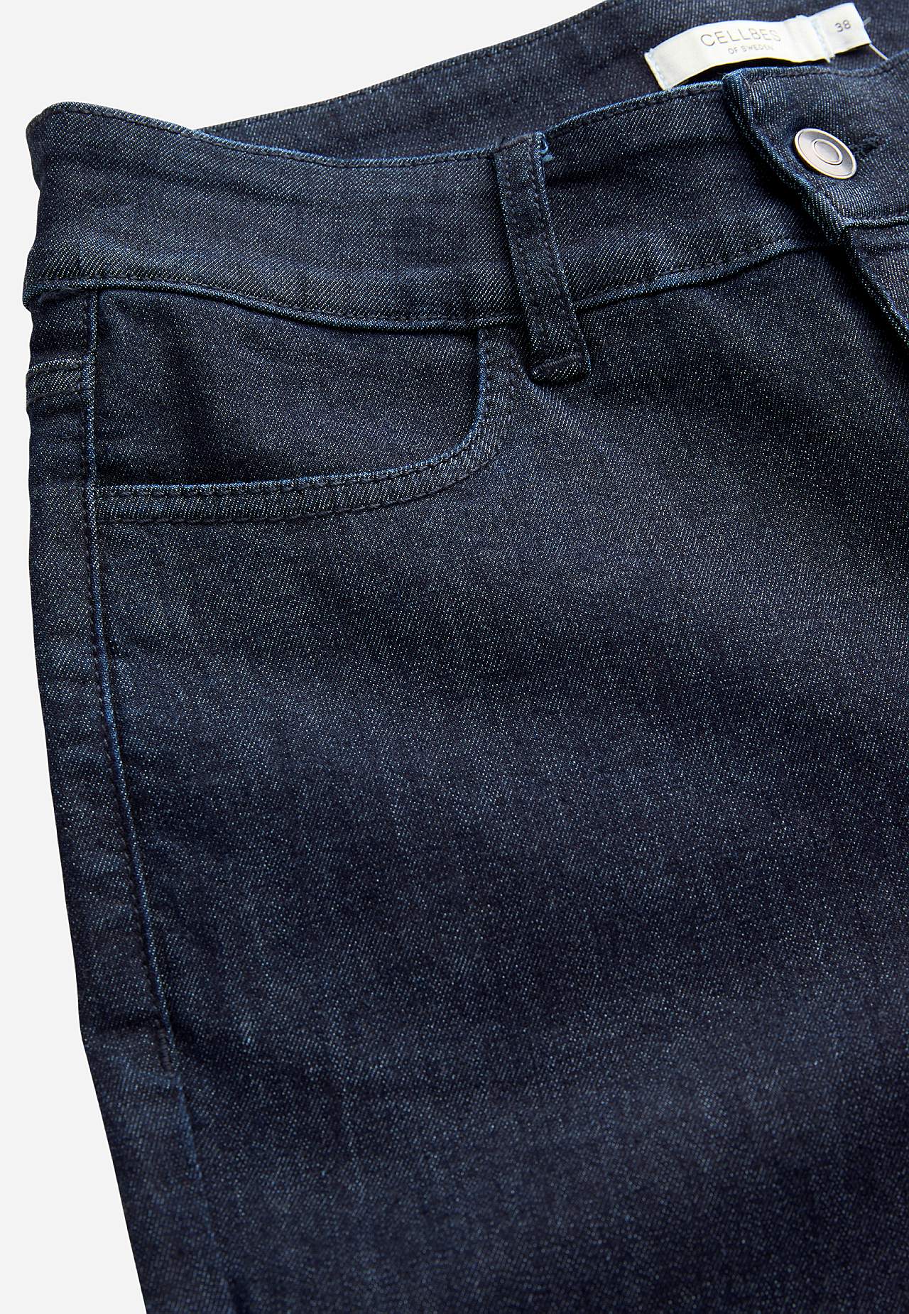 Lige jeans i denim med superstræk Sara