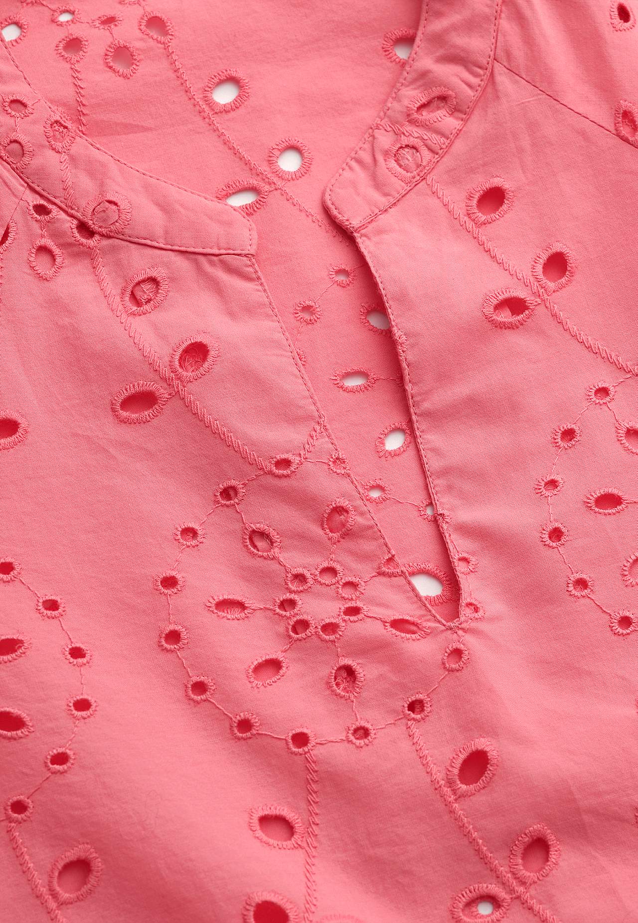 Bluse med broderi