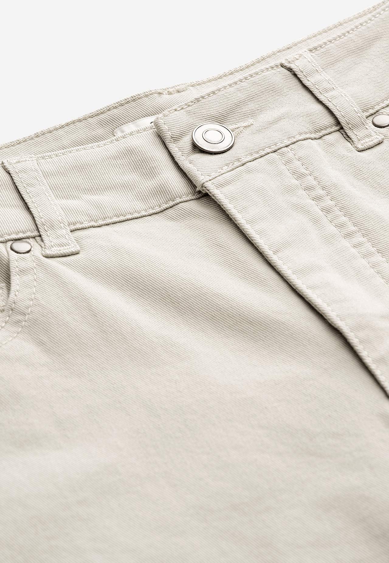 Lidt slankeree ankeljeans