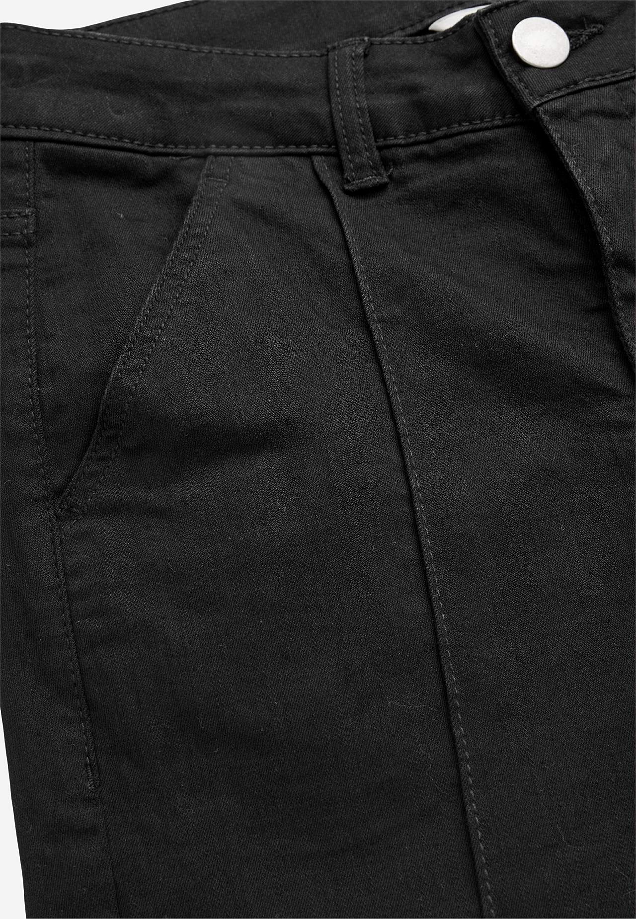 Elastiske crop jeans med syet pressefold