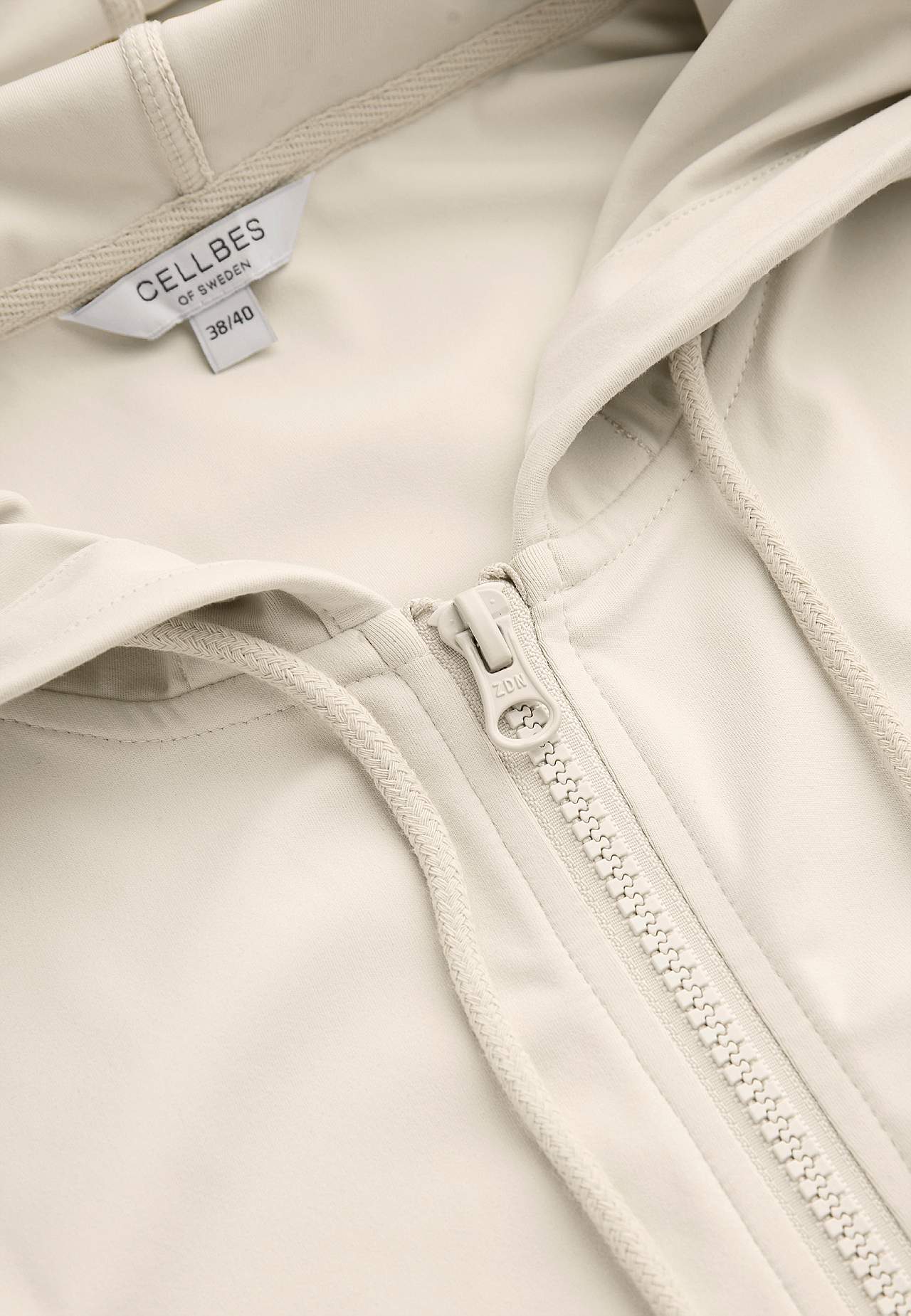 Alsidig jakke med hætte Daria