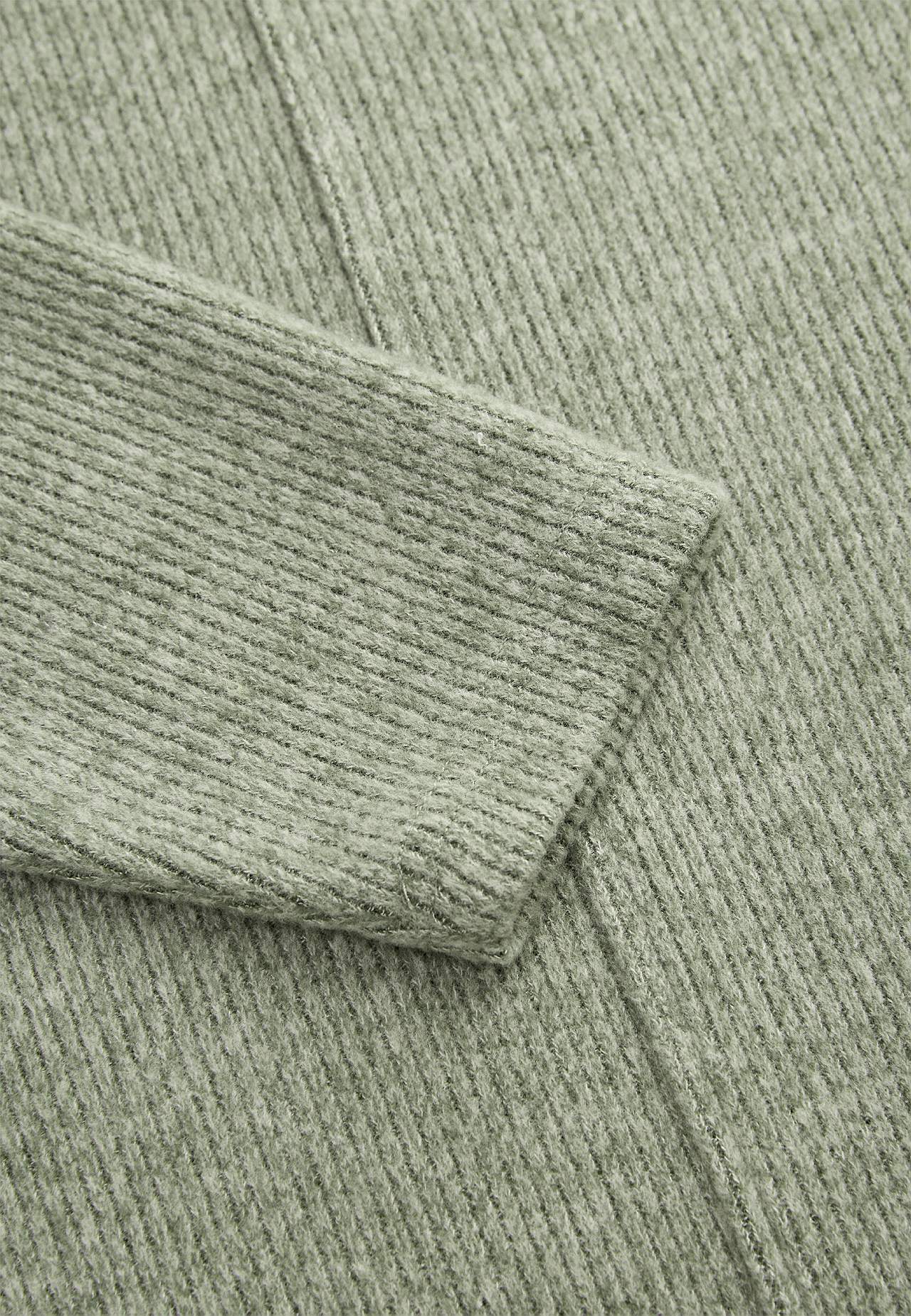 Superblød trøje med dekorativ midtersøm Beata