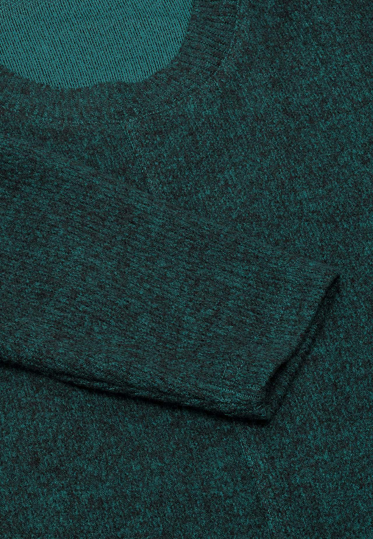 Superblød trøje med dekorativ midtersøm Beata