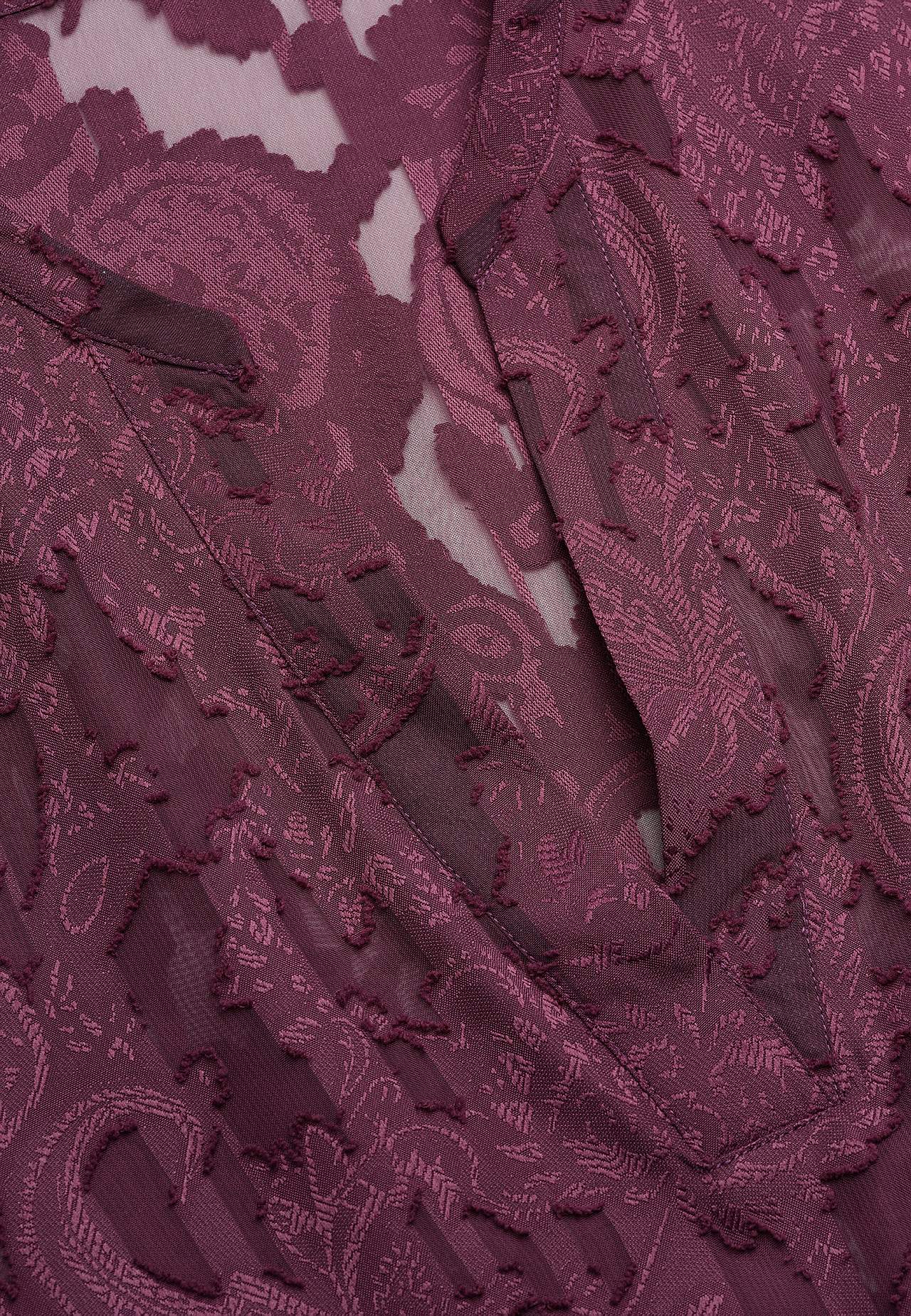 Jacquardvævet, næsten gennemsigtig bluse