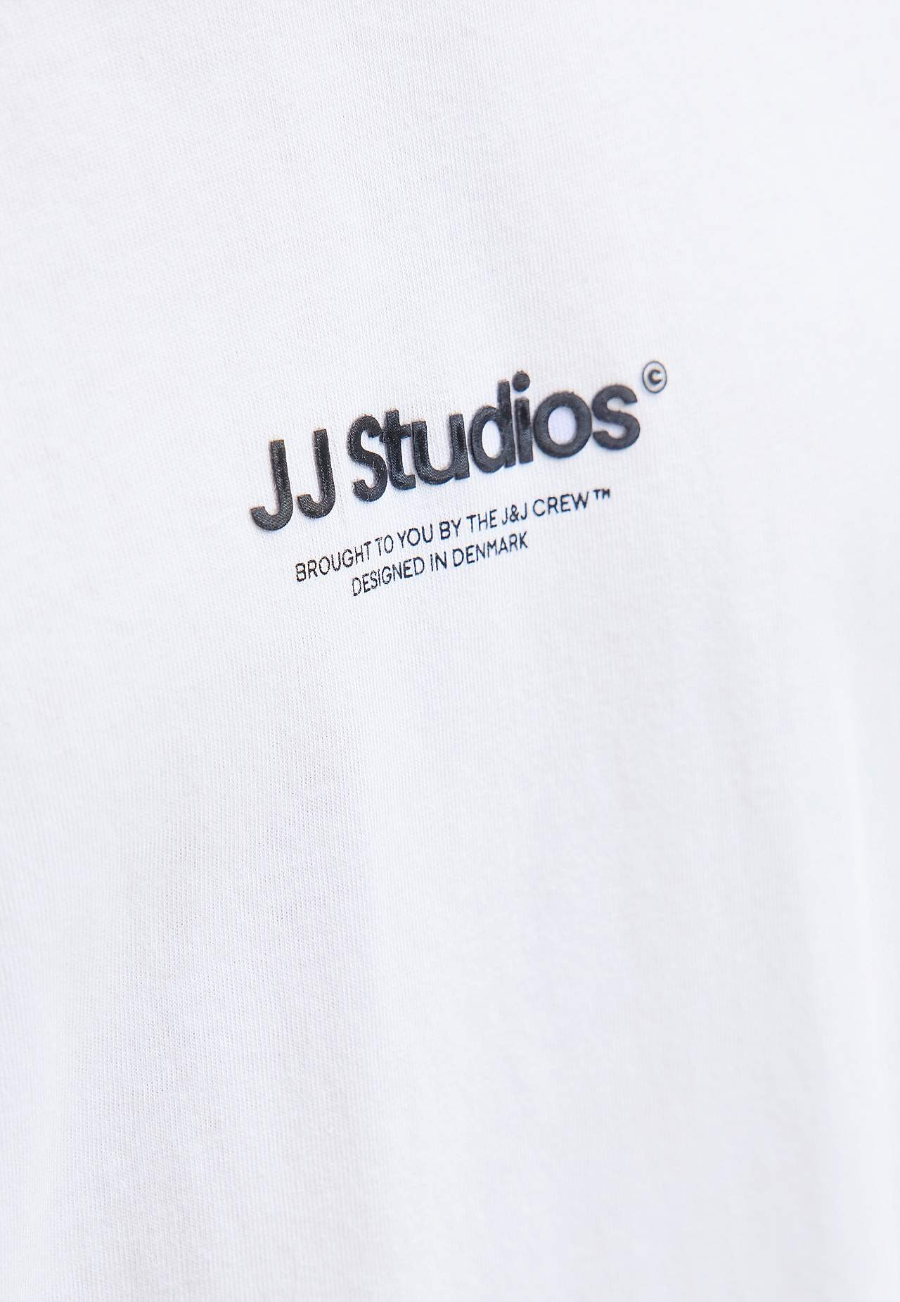 T-shirt med tryk ved fronten