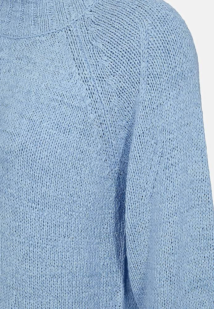 Luftig strikket trøje