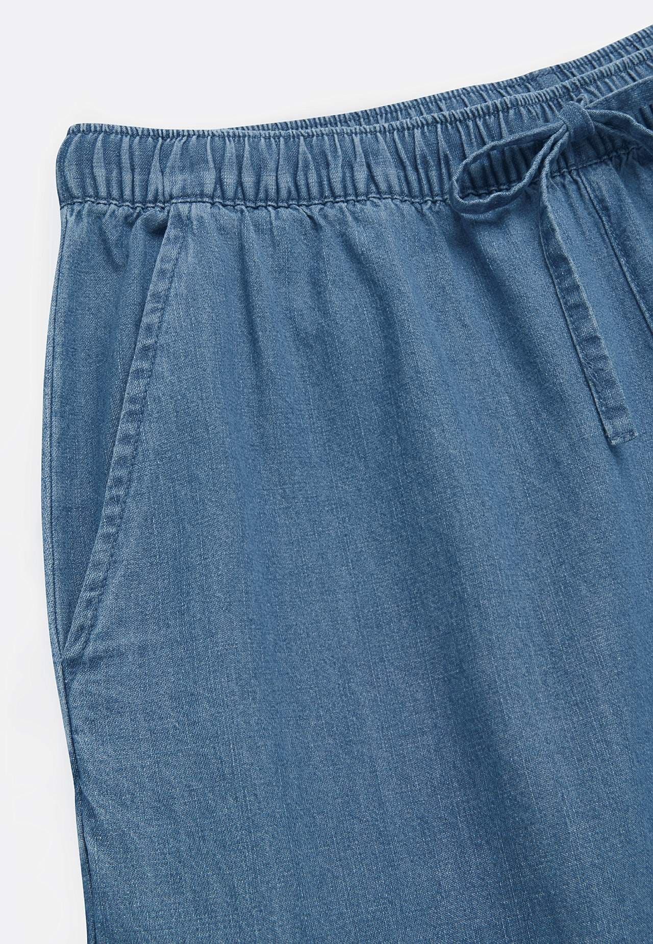 Bukser i let denim med høj talje