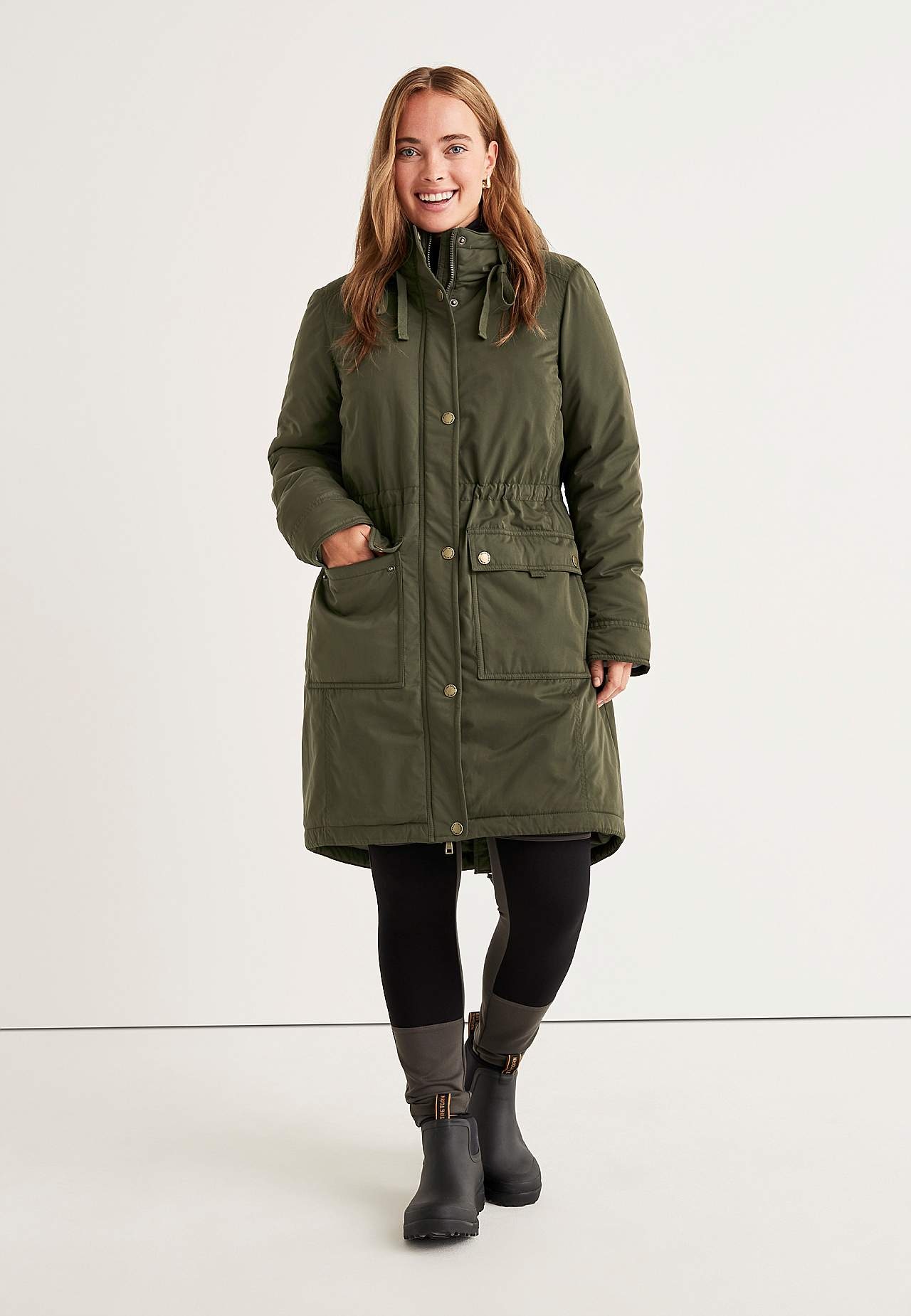 Parka med pileforet hætte