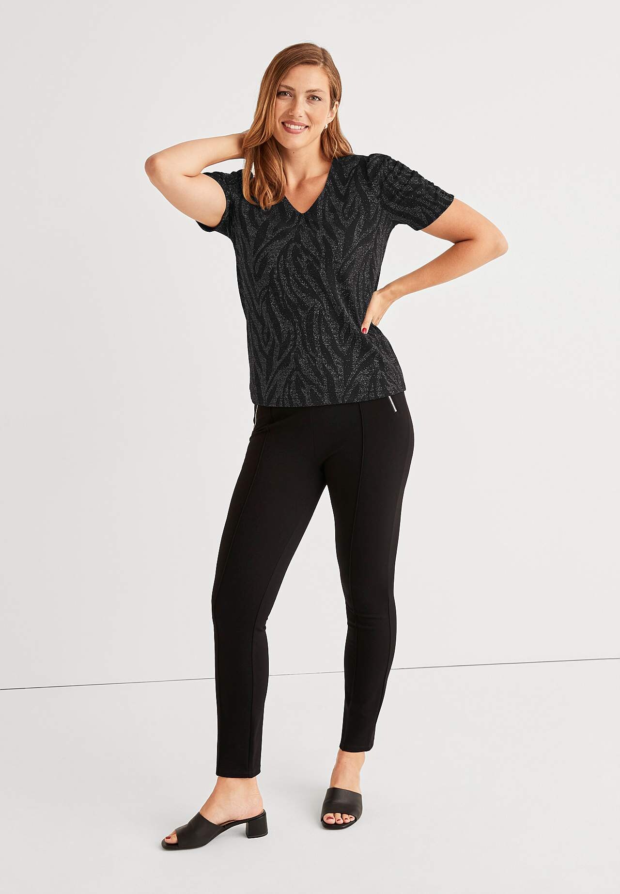 Glitrende festtop med rynkede ærmer