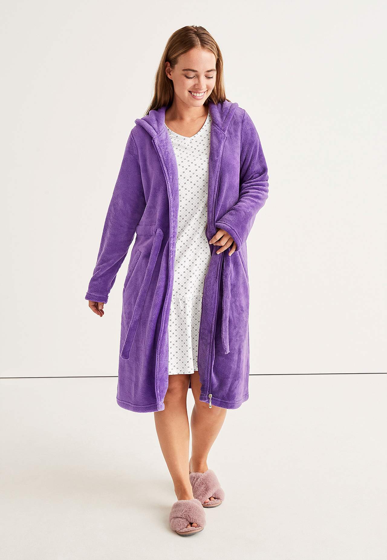 Mønstret natkjole med bred volant