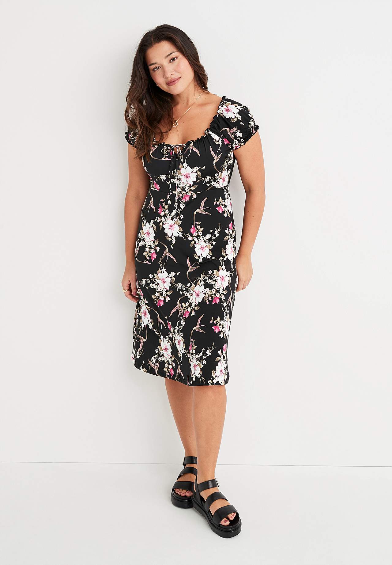 Mønstret off-shoulder-kjole