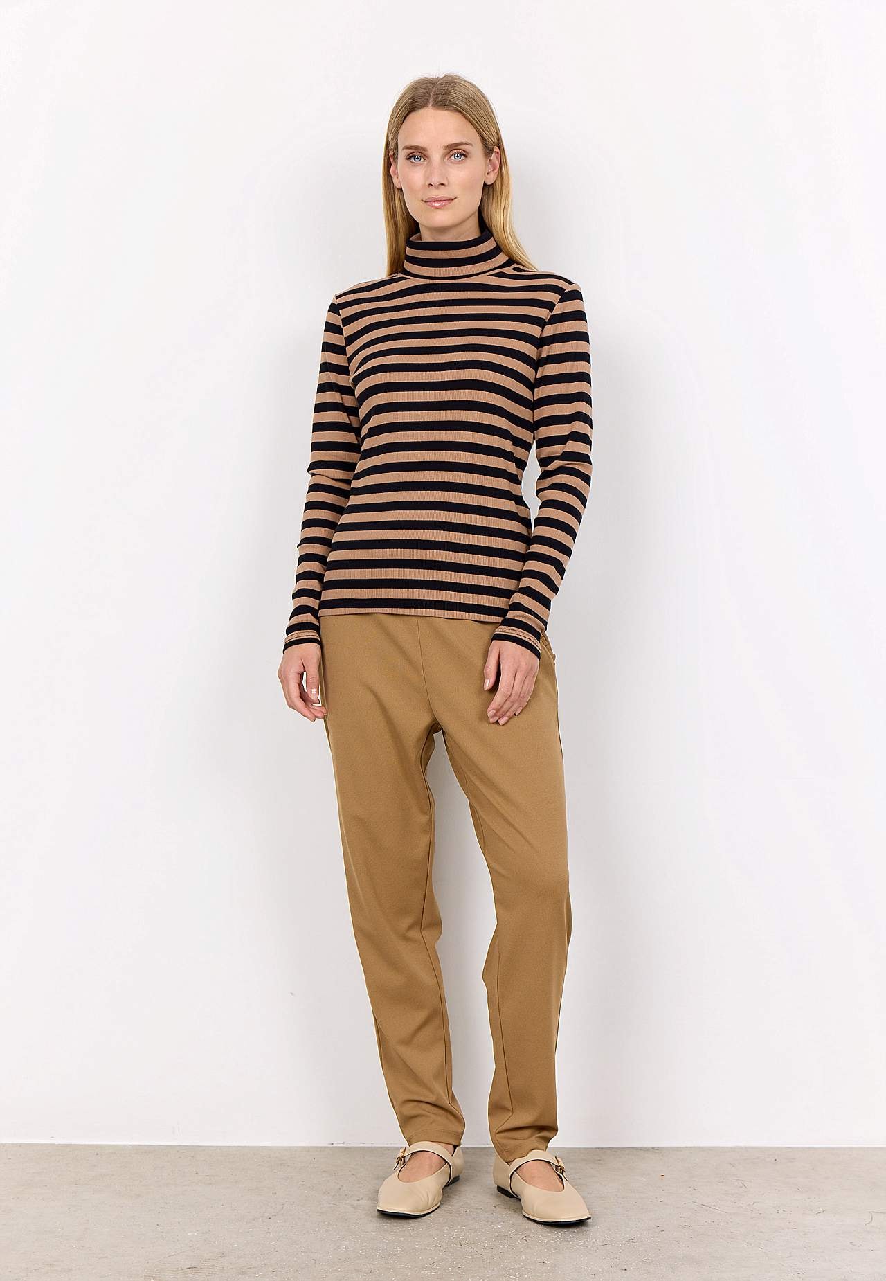 Stribet turtleneck trøje
