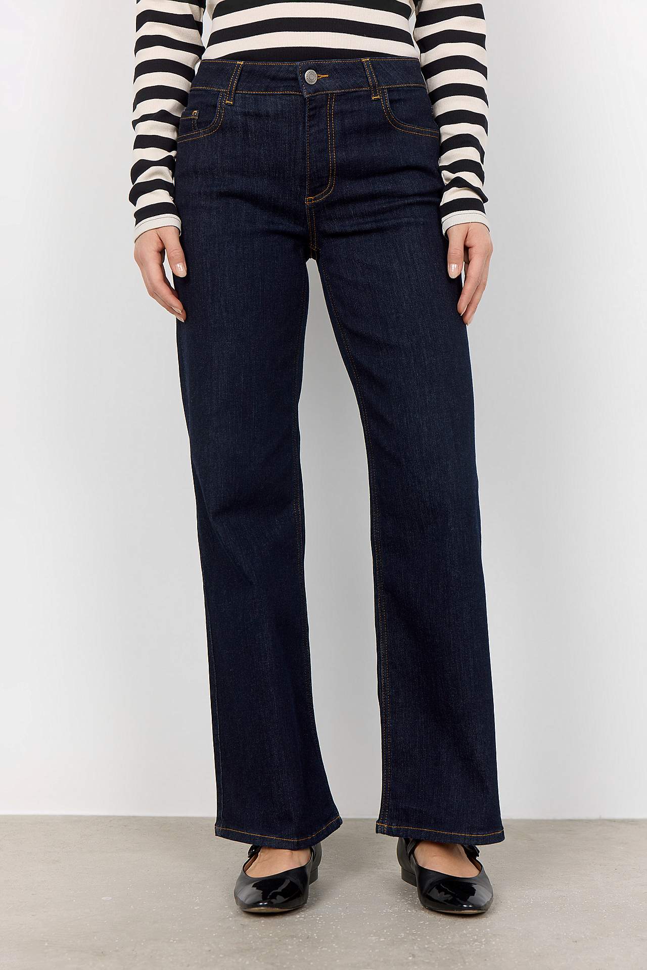 Elastiske jeans med brede ben