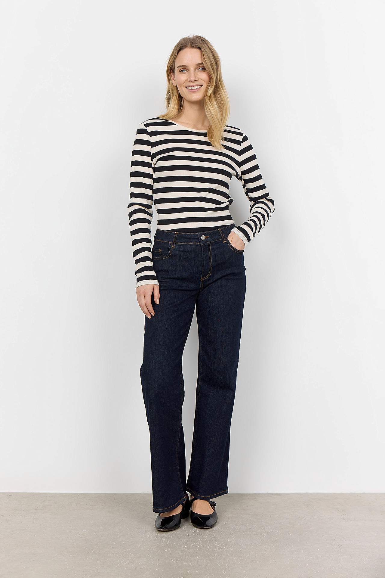 Elastiske jeans med brede ben