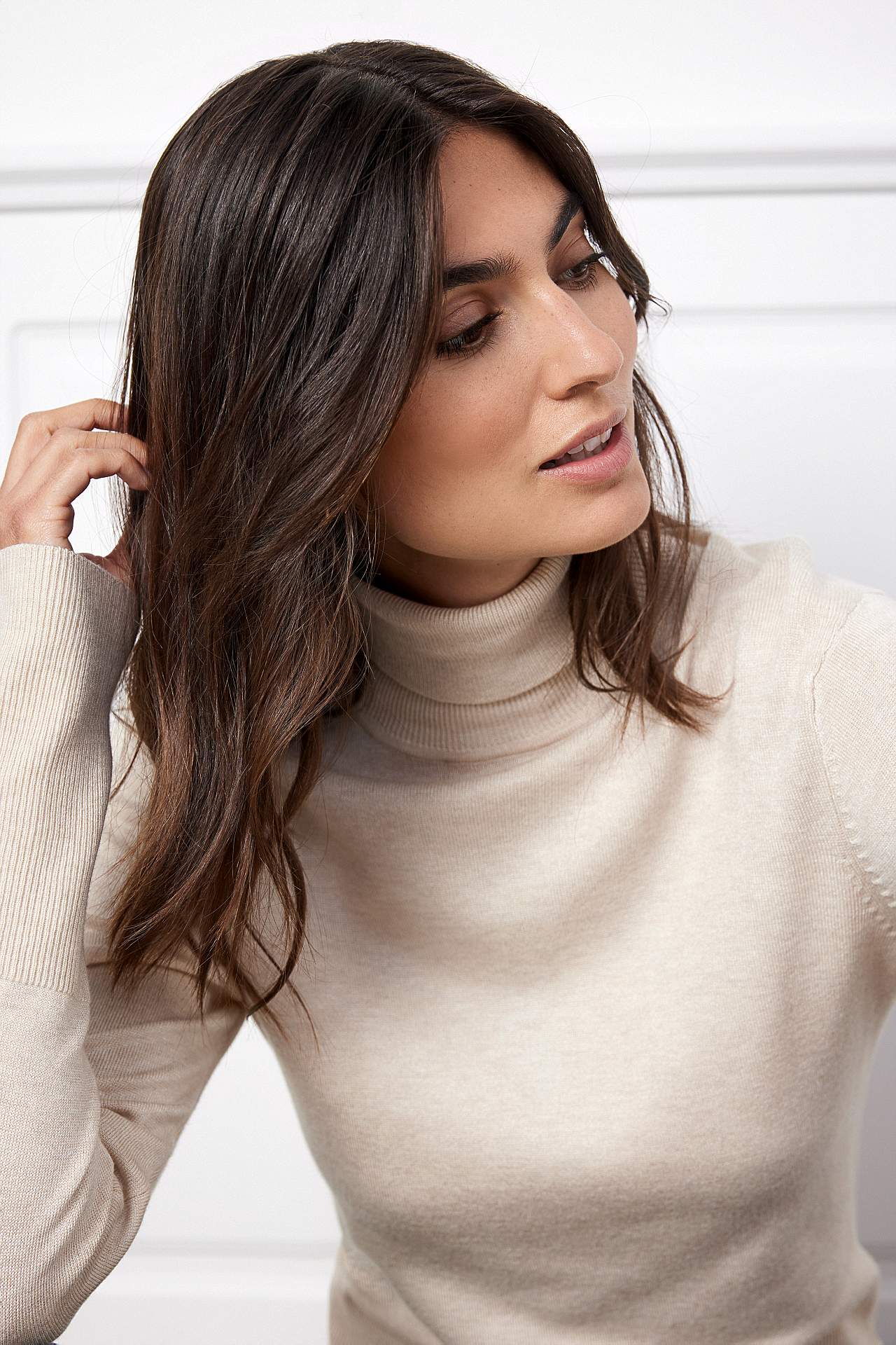 Fintstrikket trøje med høj turtleneck