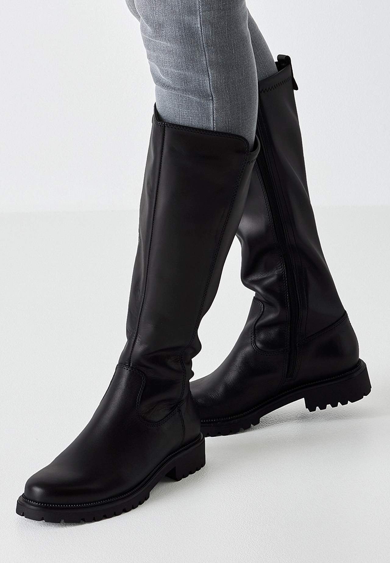 Skindstøvle med bred skaftvidde