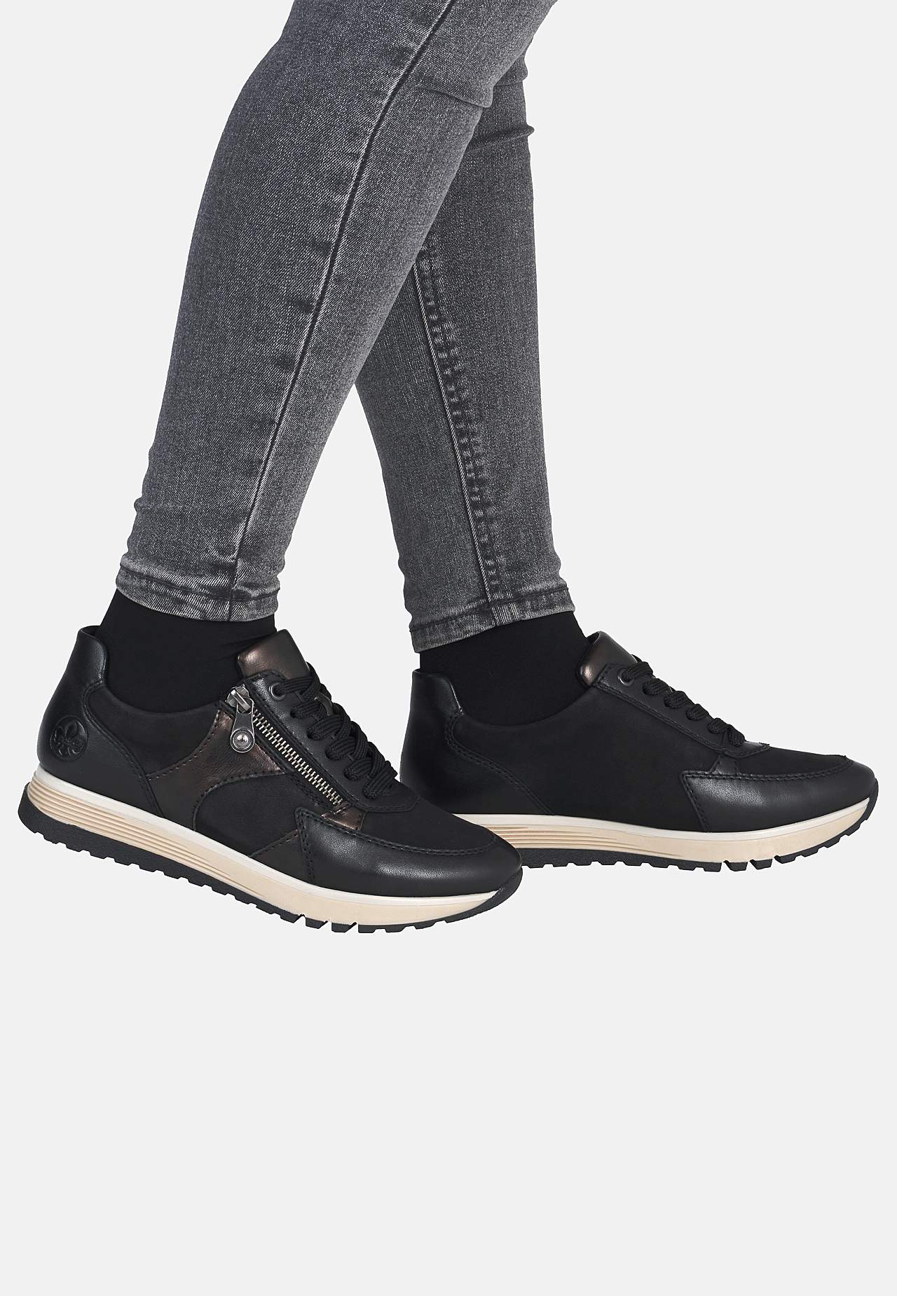 Komfortabel sneaker i læder