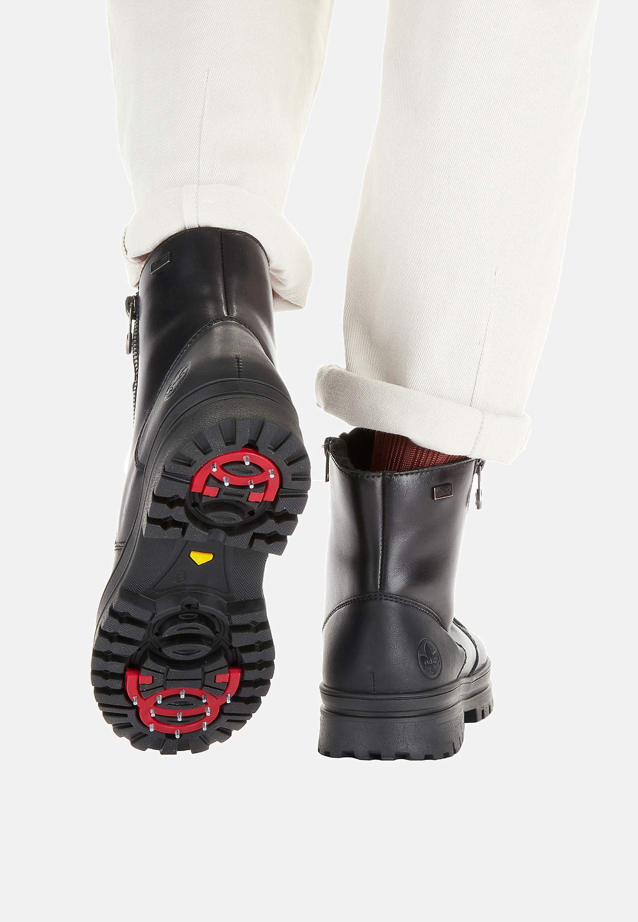 Vinterstøvle med udtrækkelige crampons