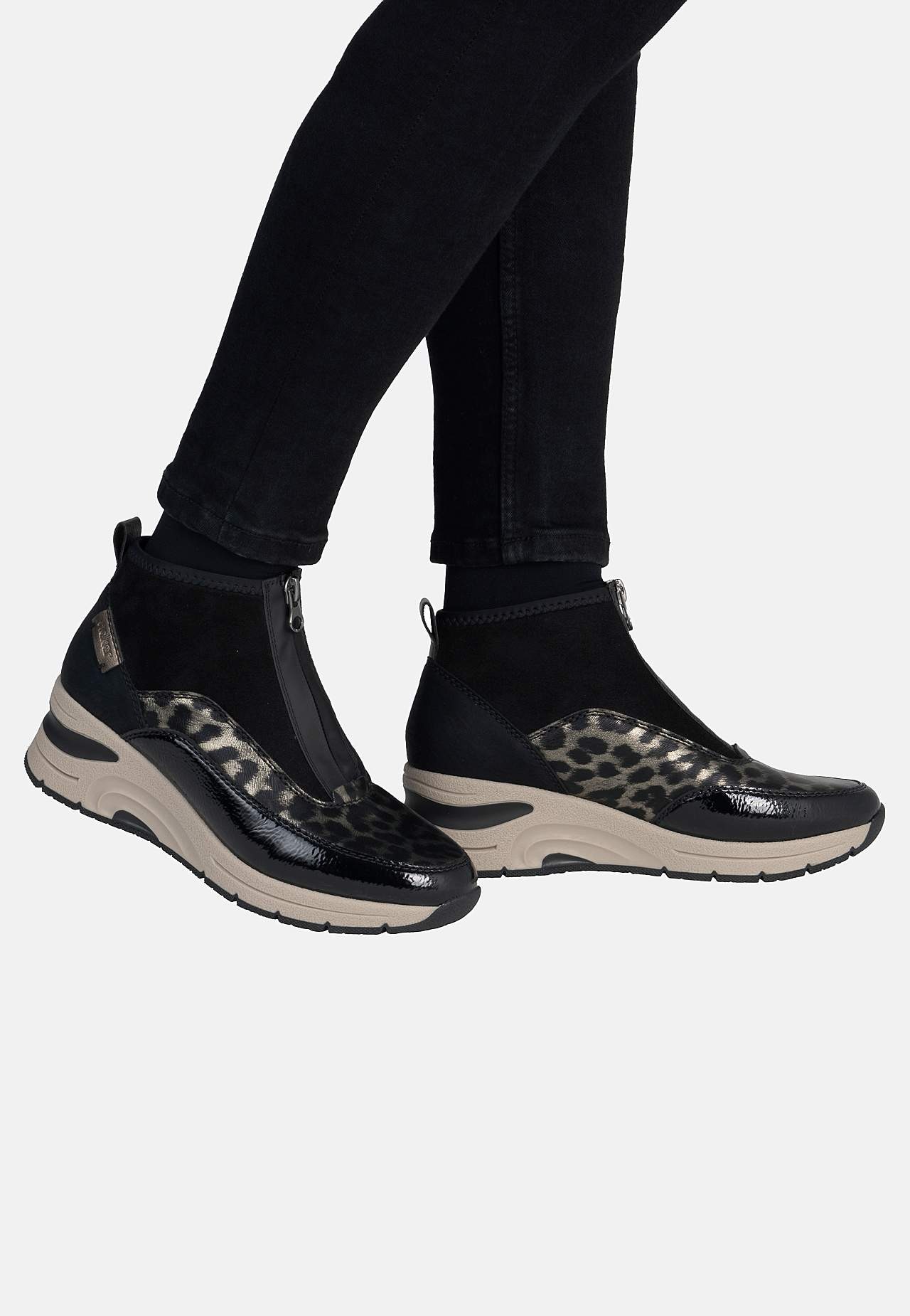 Sneakerstøvle med wedgehæl