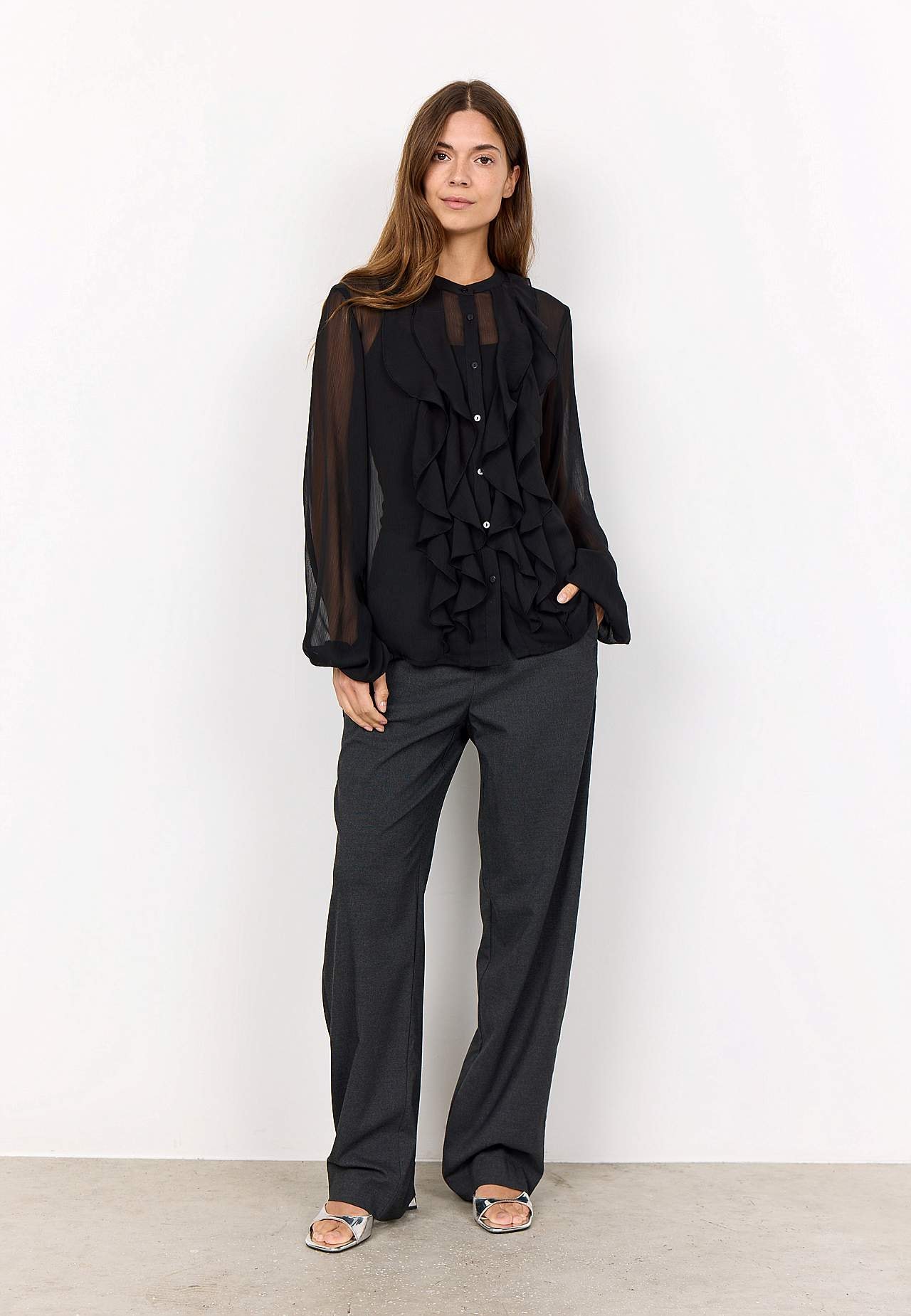 Chiffonbluse med volanter