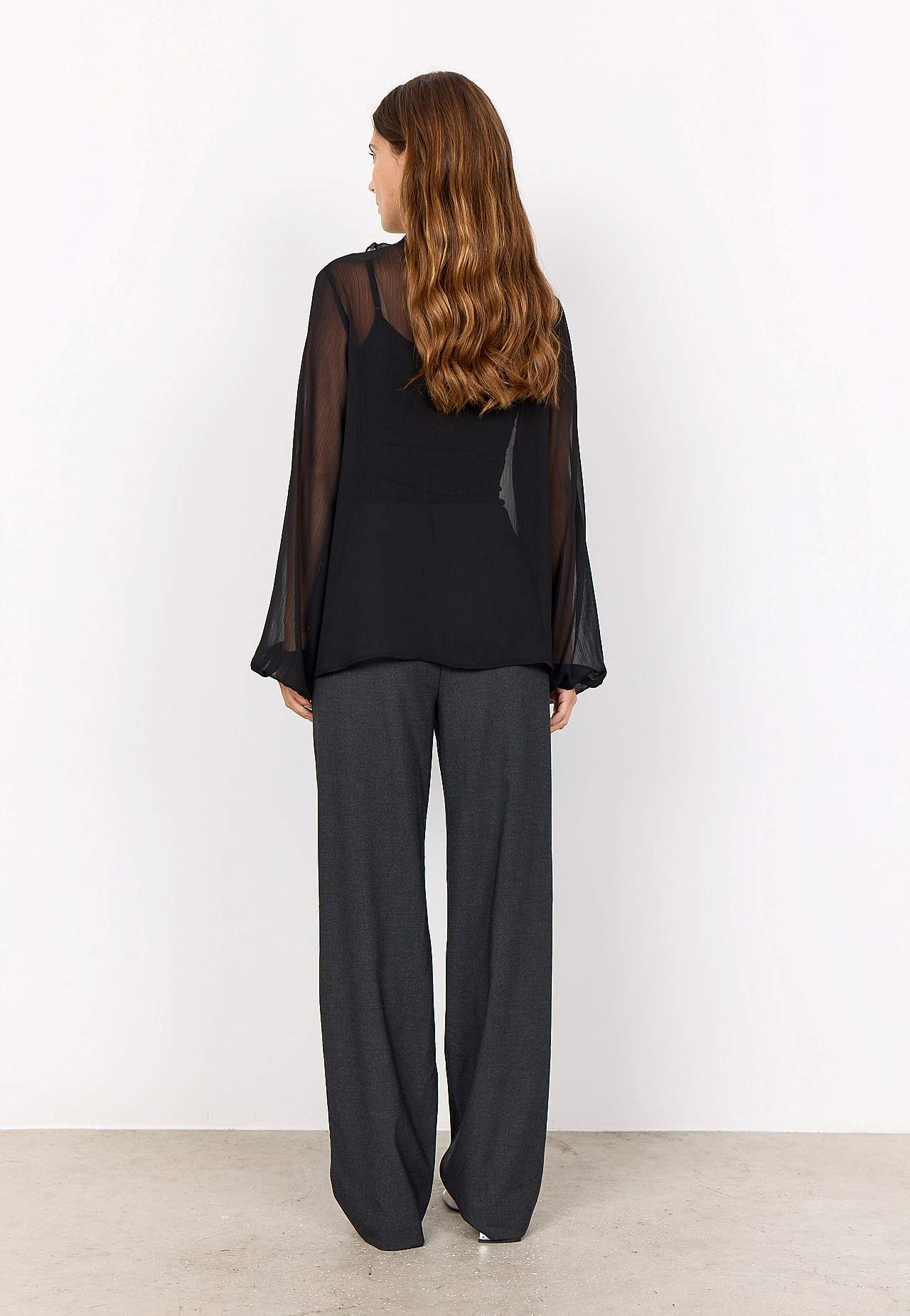 Chiffonbluse med volanter