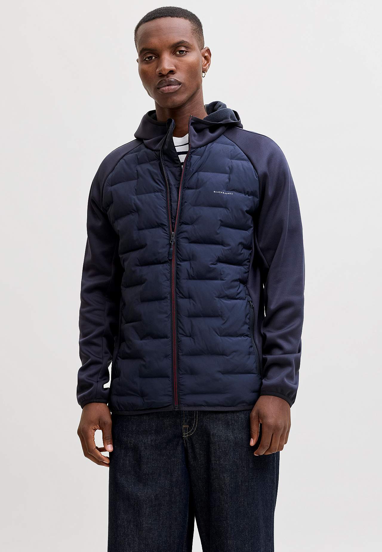 Hybridjakke med hætte