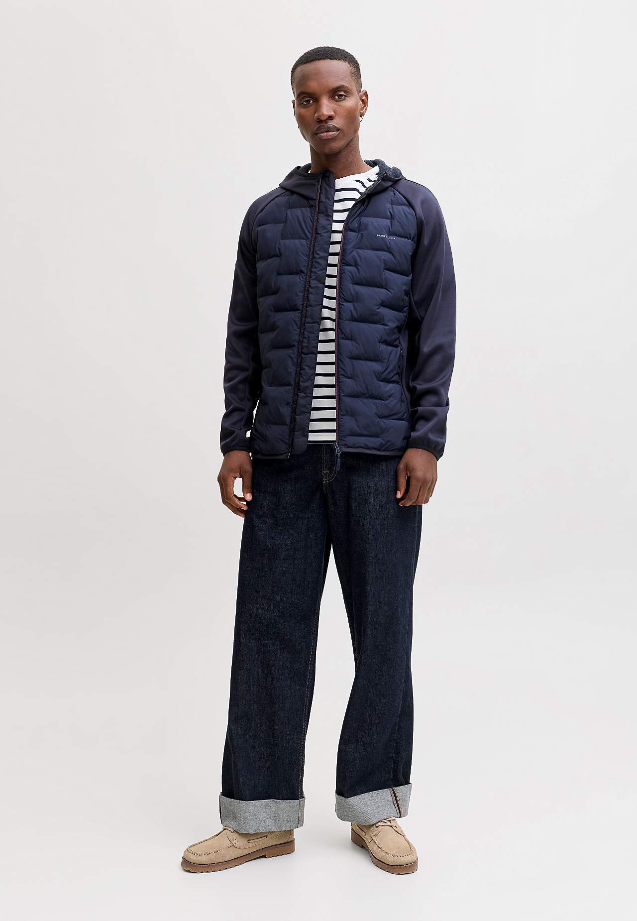 Hybridjakke med hætte