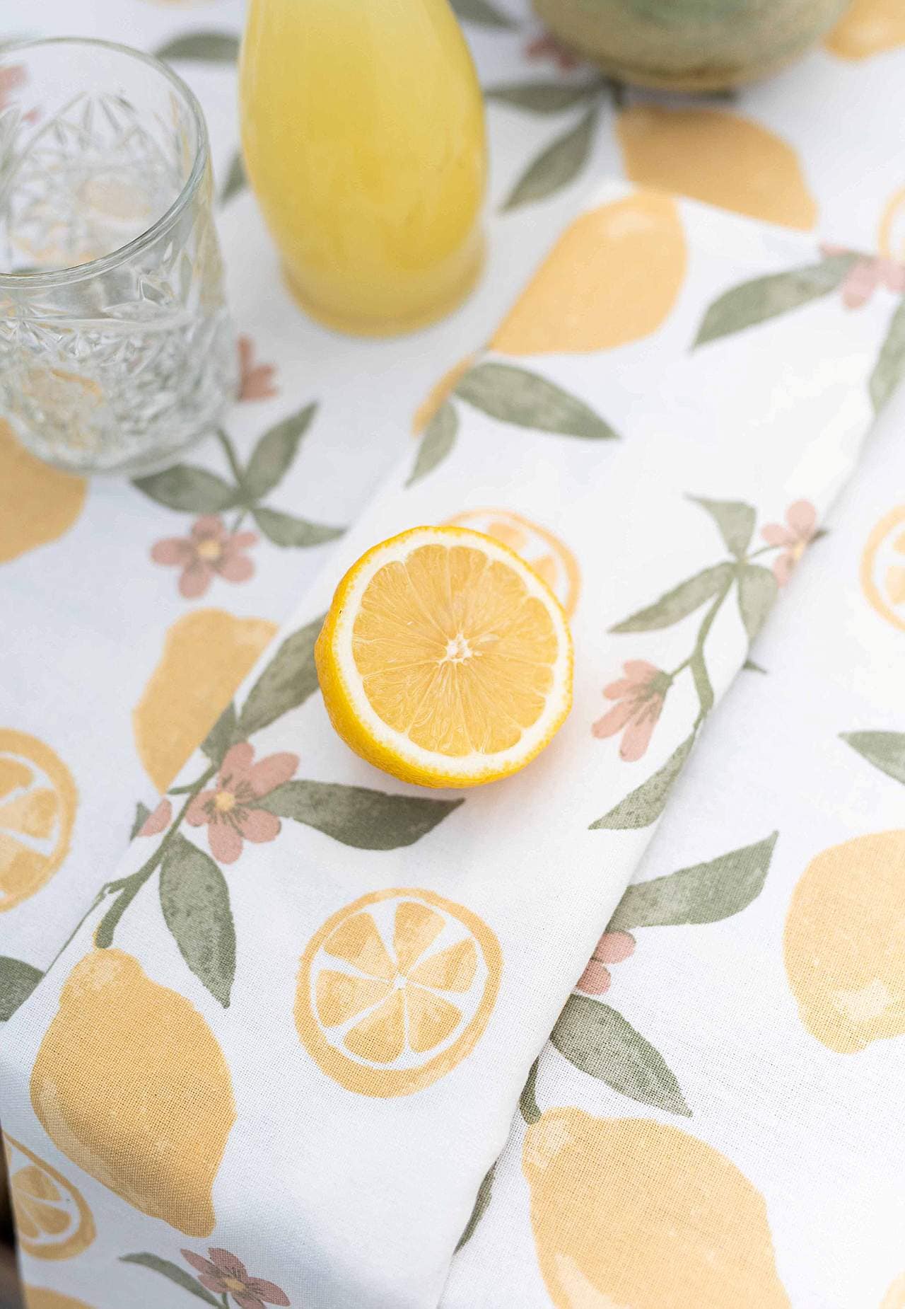 Dug med citronmønster 90x90 cm