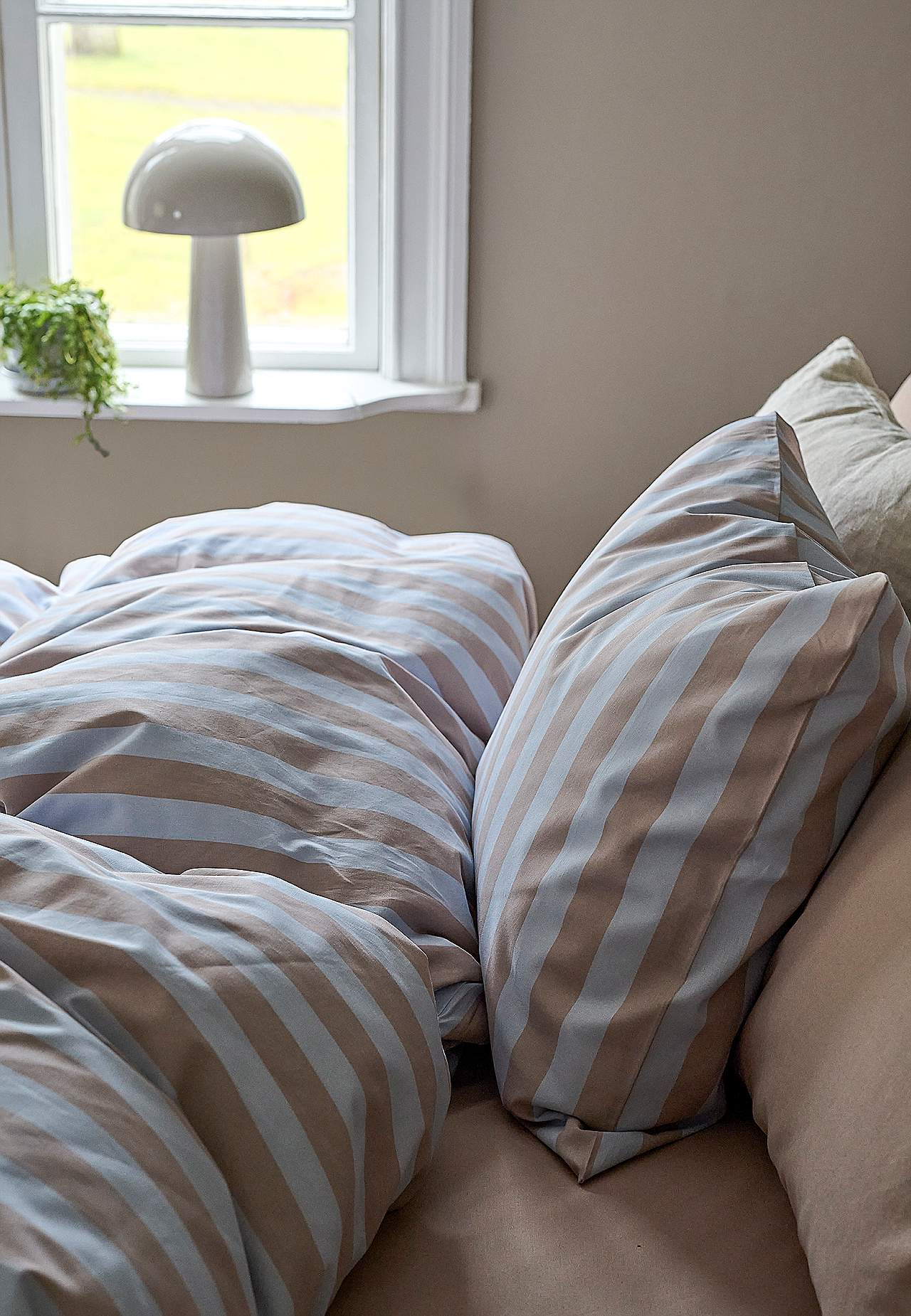 Stribet sengesæt 150x210 cm