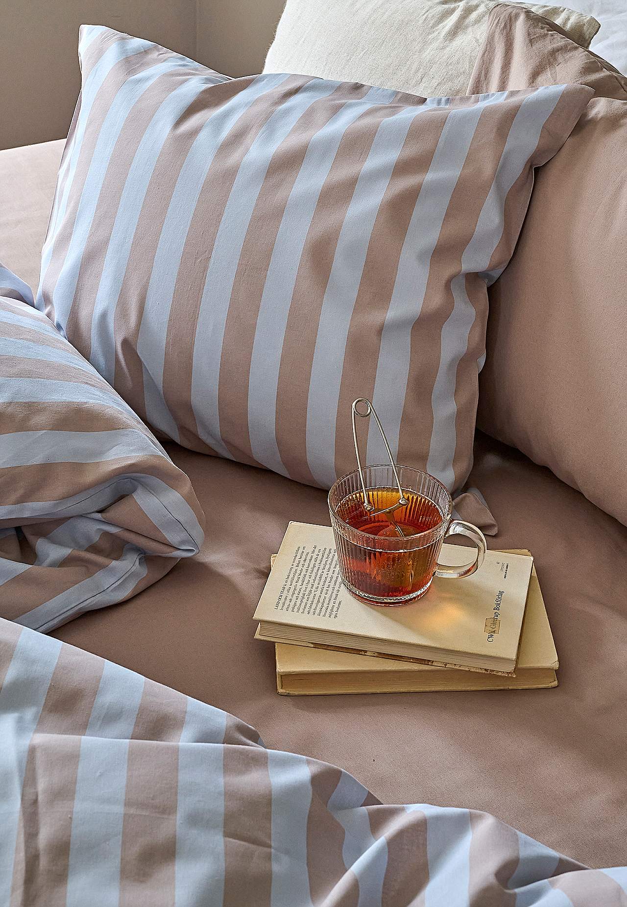 Stribet sengesæt 150x210 cm