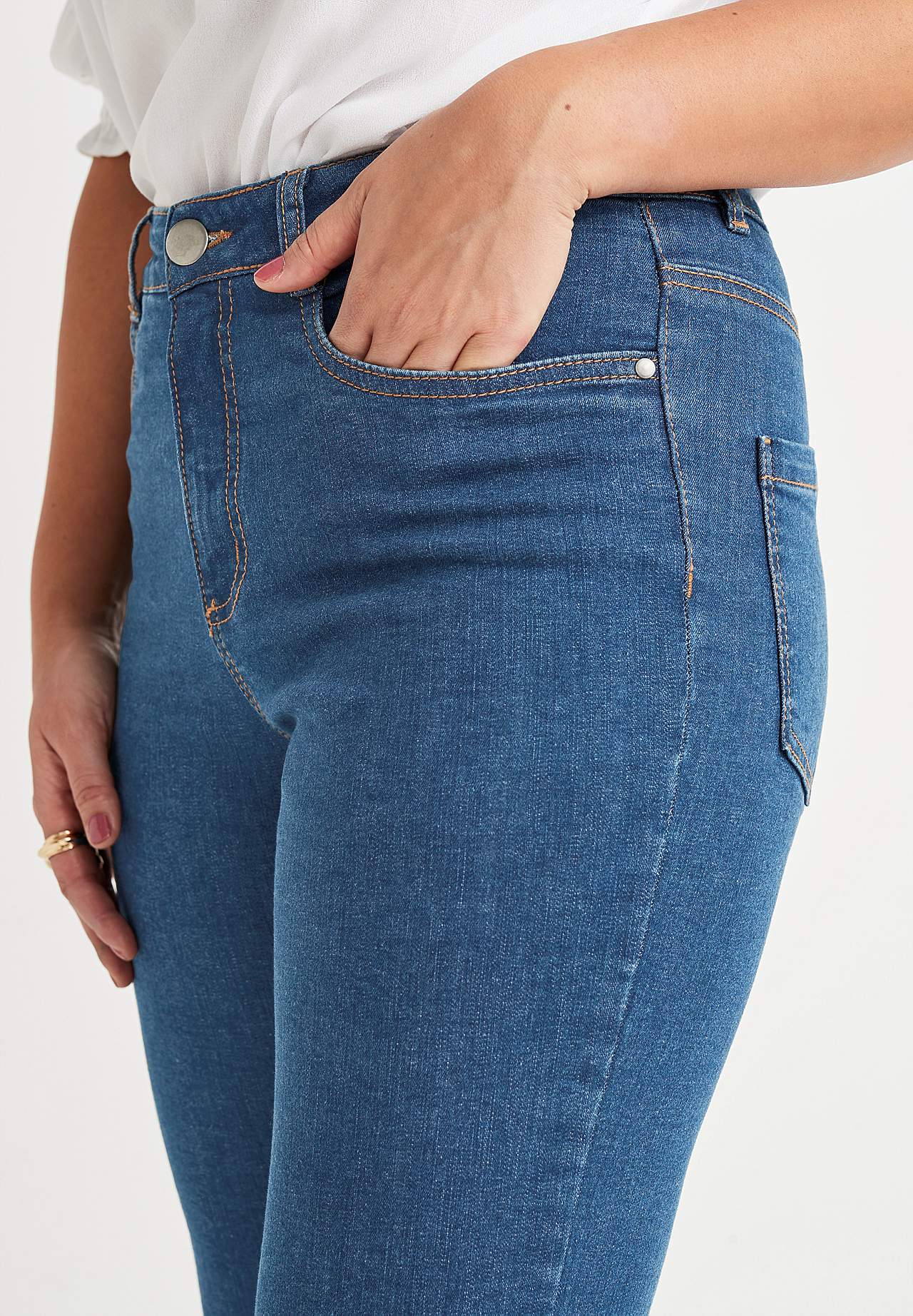 Let udsvingende jeans Nikita