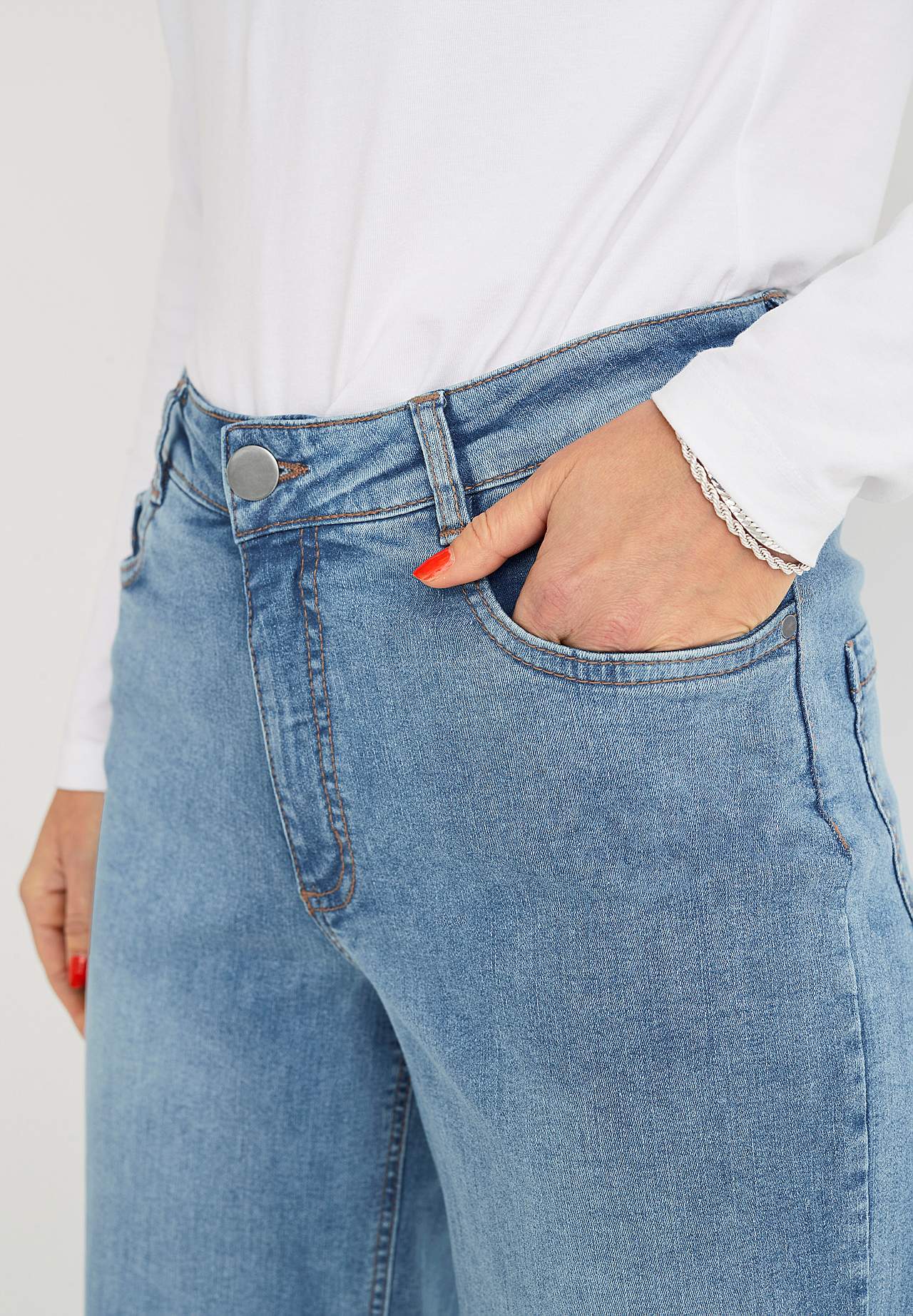 Brede jeans med høj talje