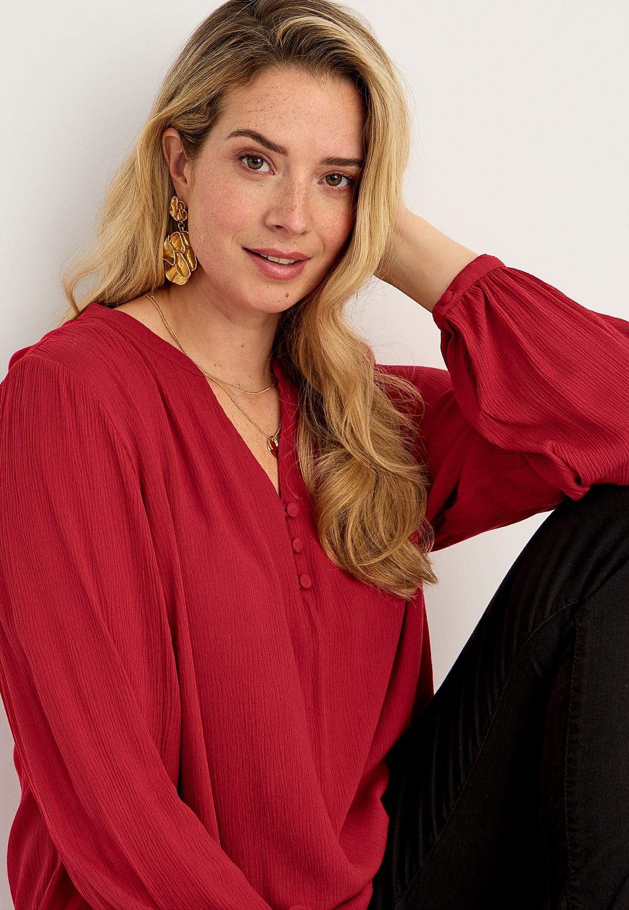 Kreppet bluse med knapper Greta