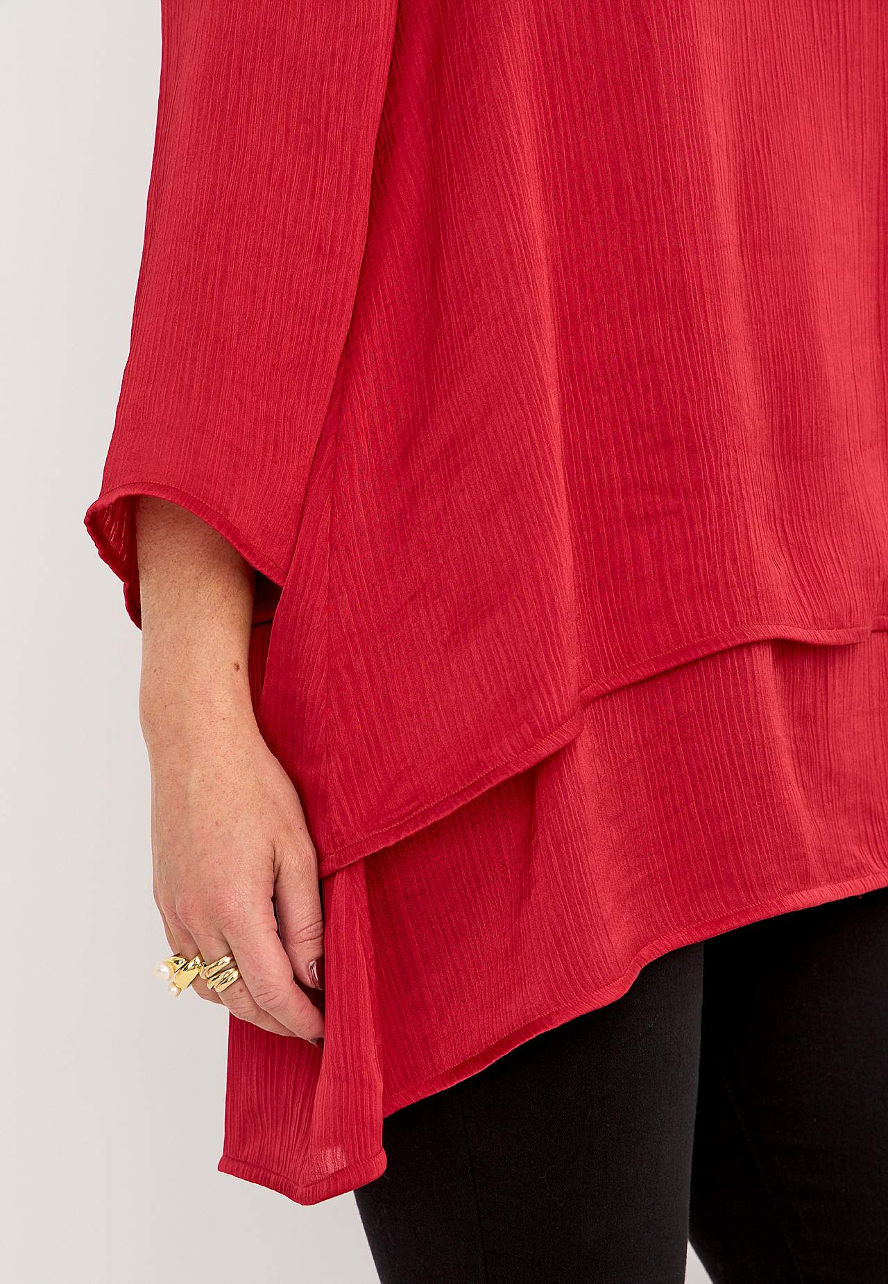 V-udskåret tunika med trompetærme