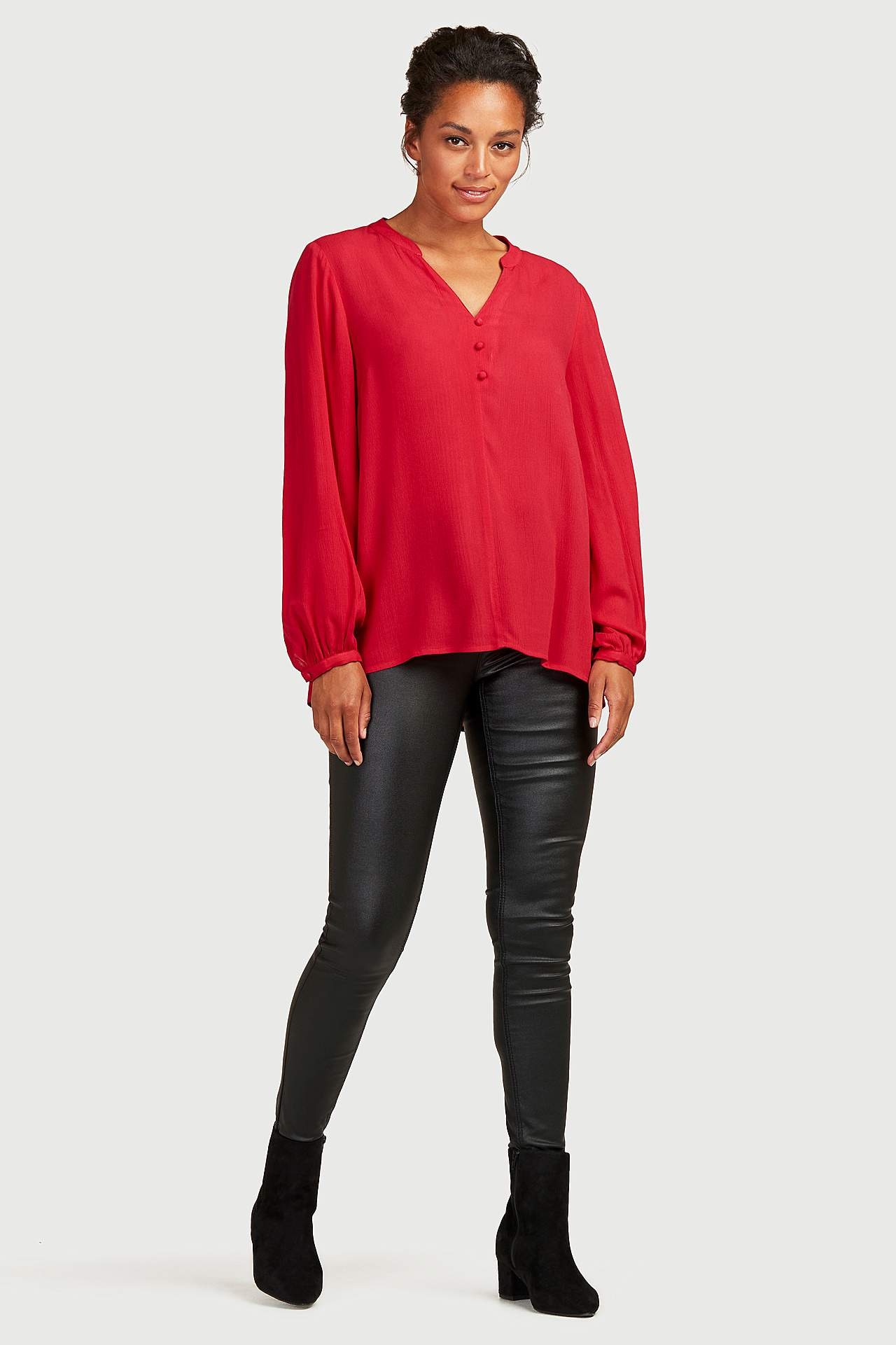 Crepebluse med lange ærmer