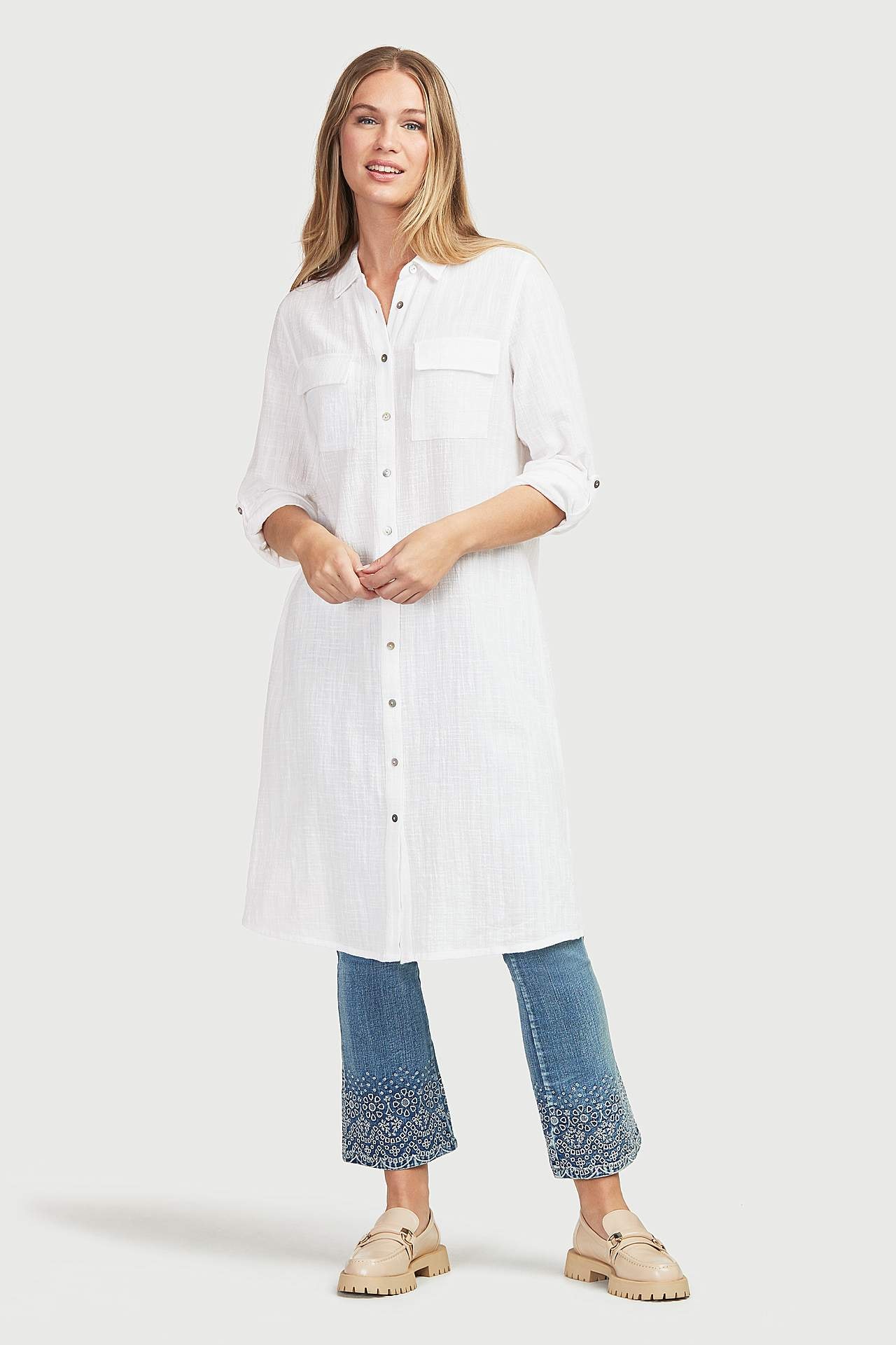 Korte jeans med svaj med broderi